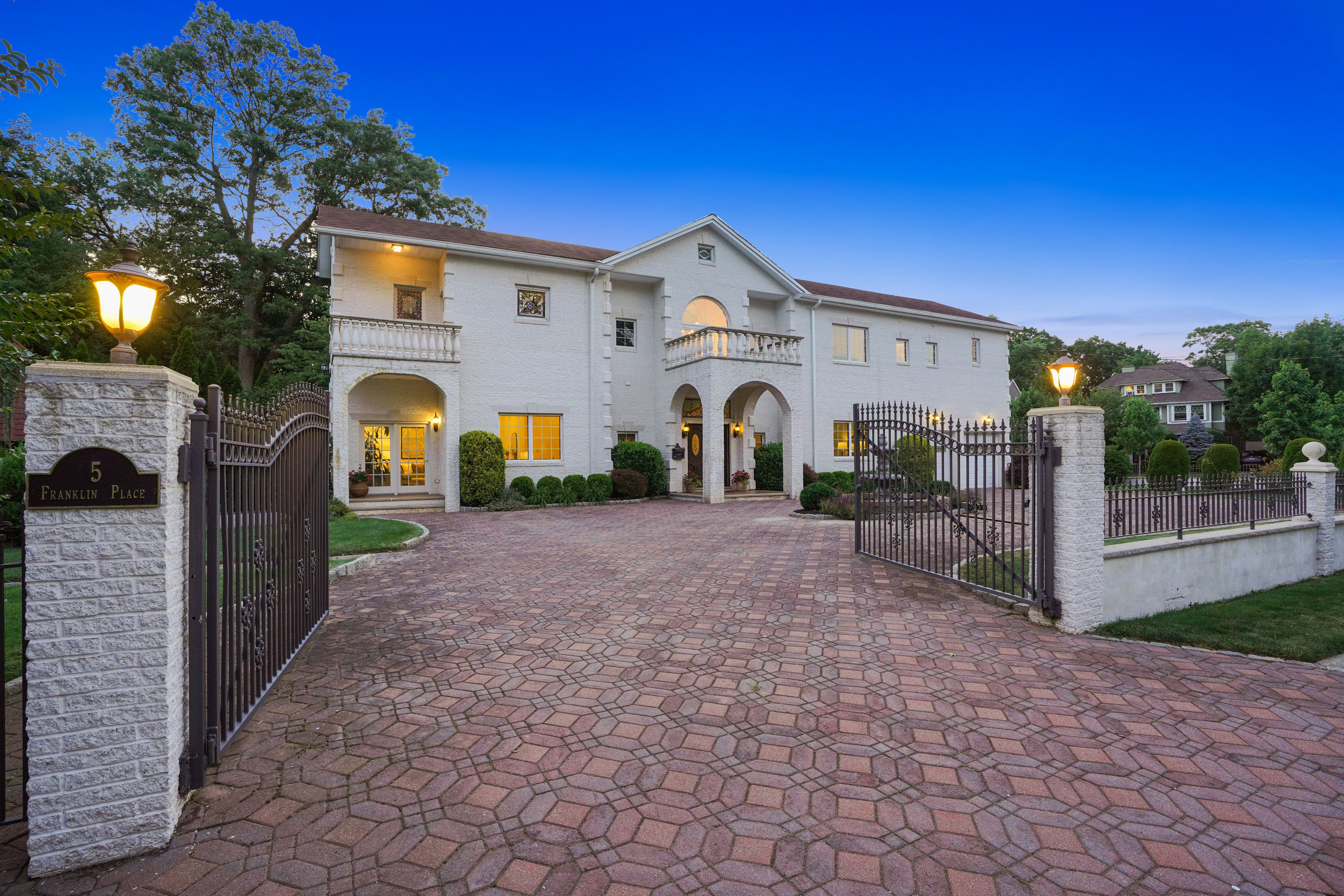 5 Franklin Pl 