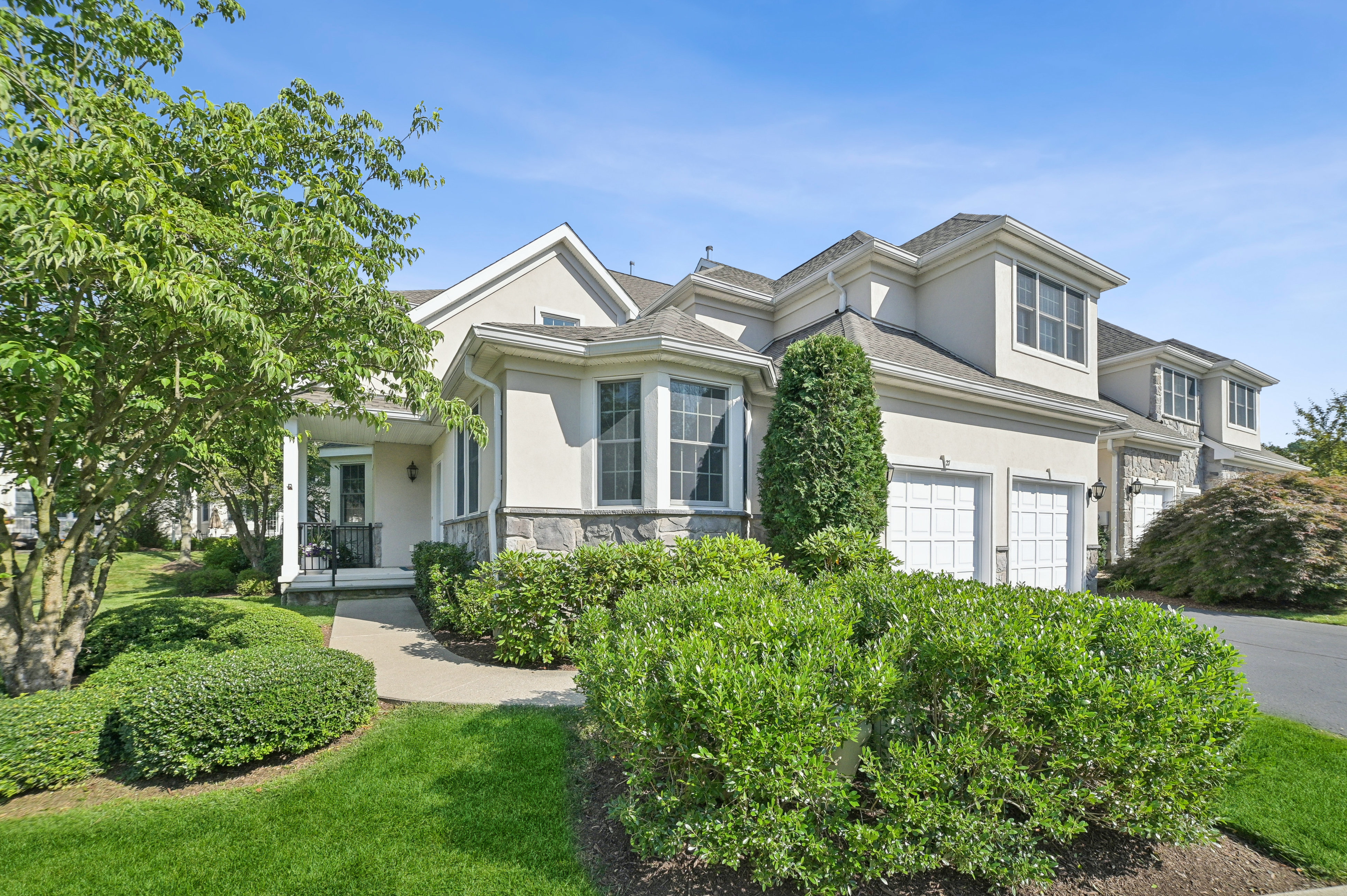 27 Benedict Crescent 