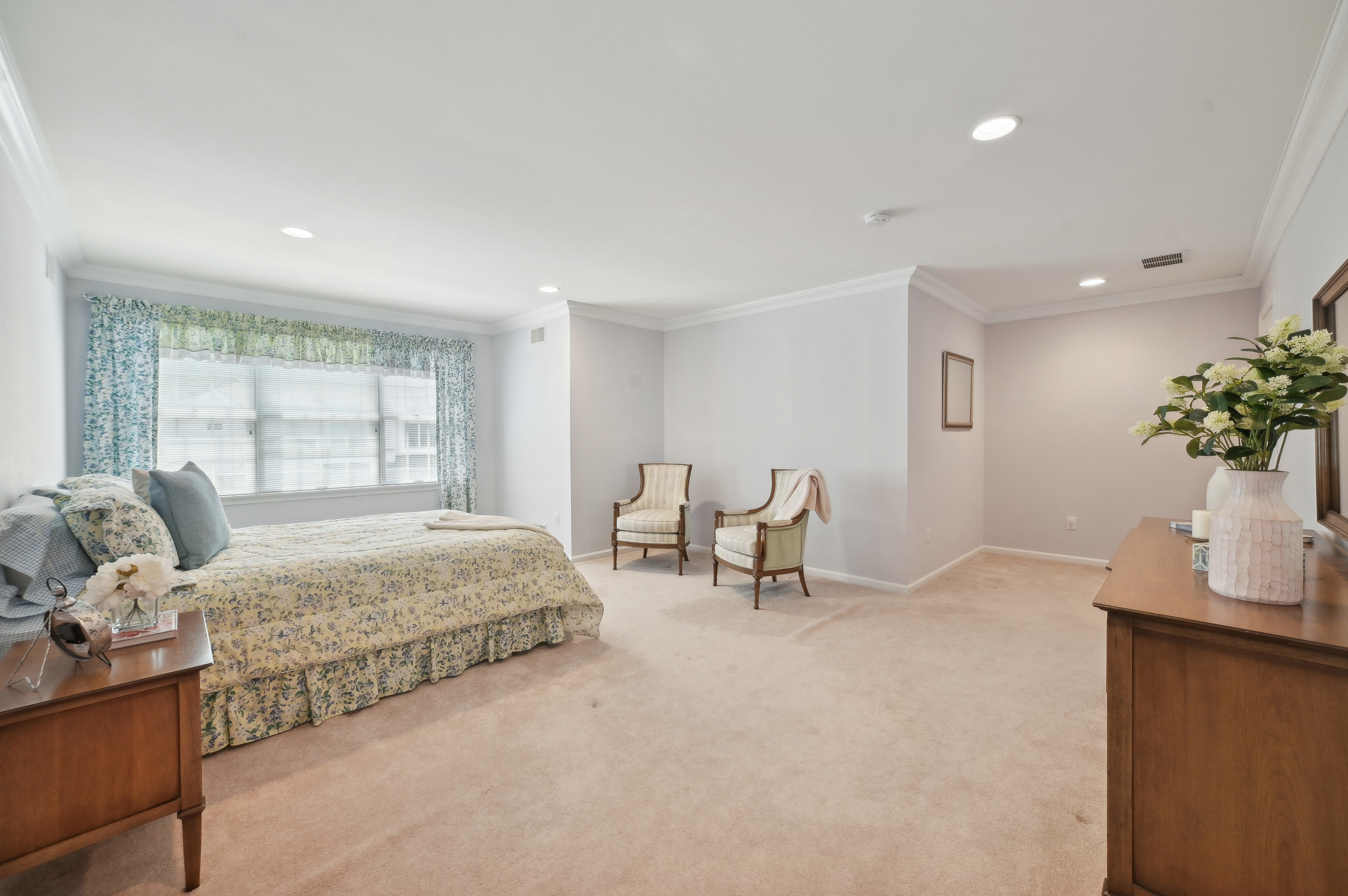 27 Benedict Crescent 