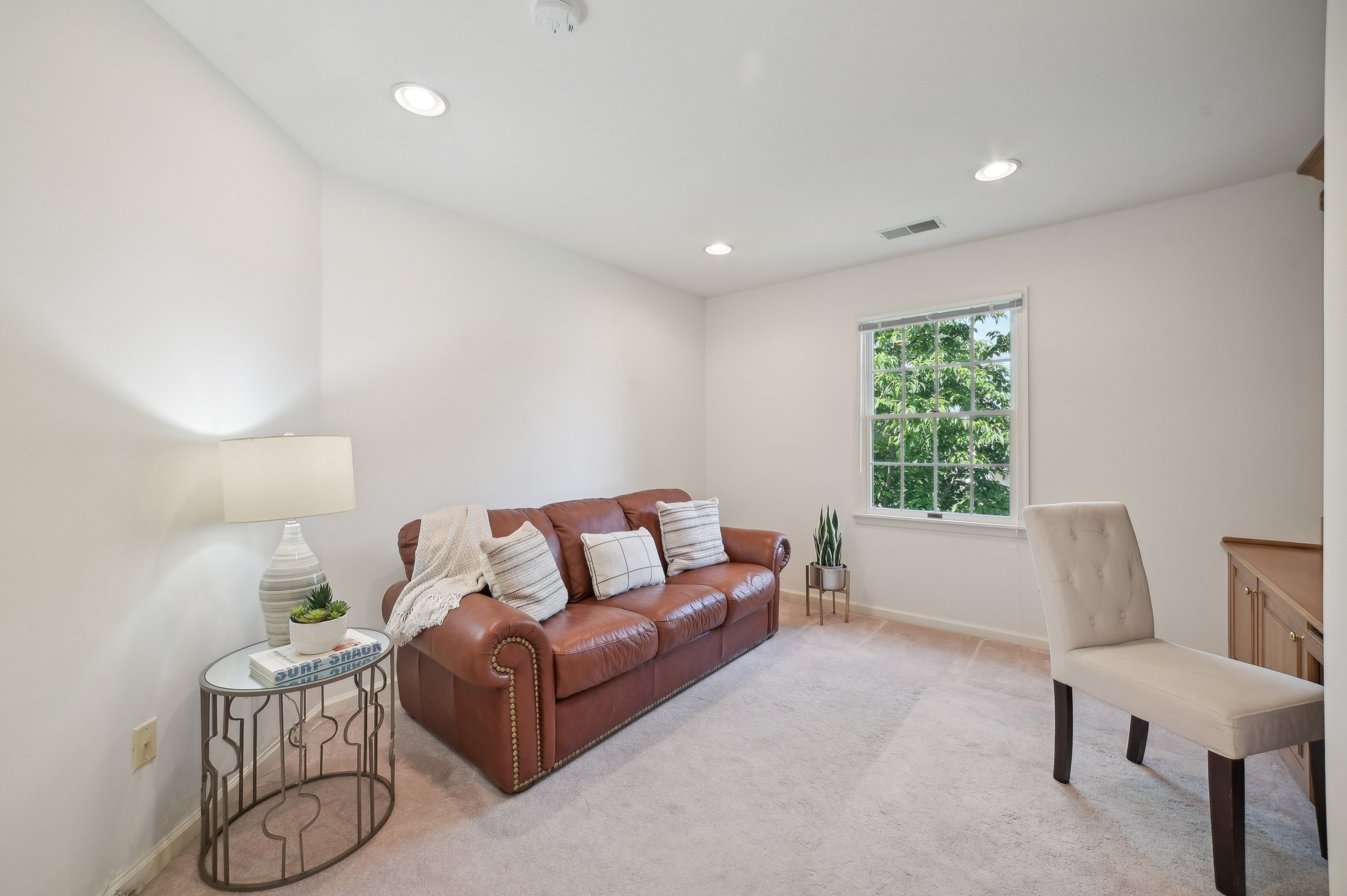 27 Benedict Crescent 
