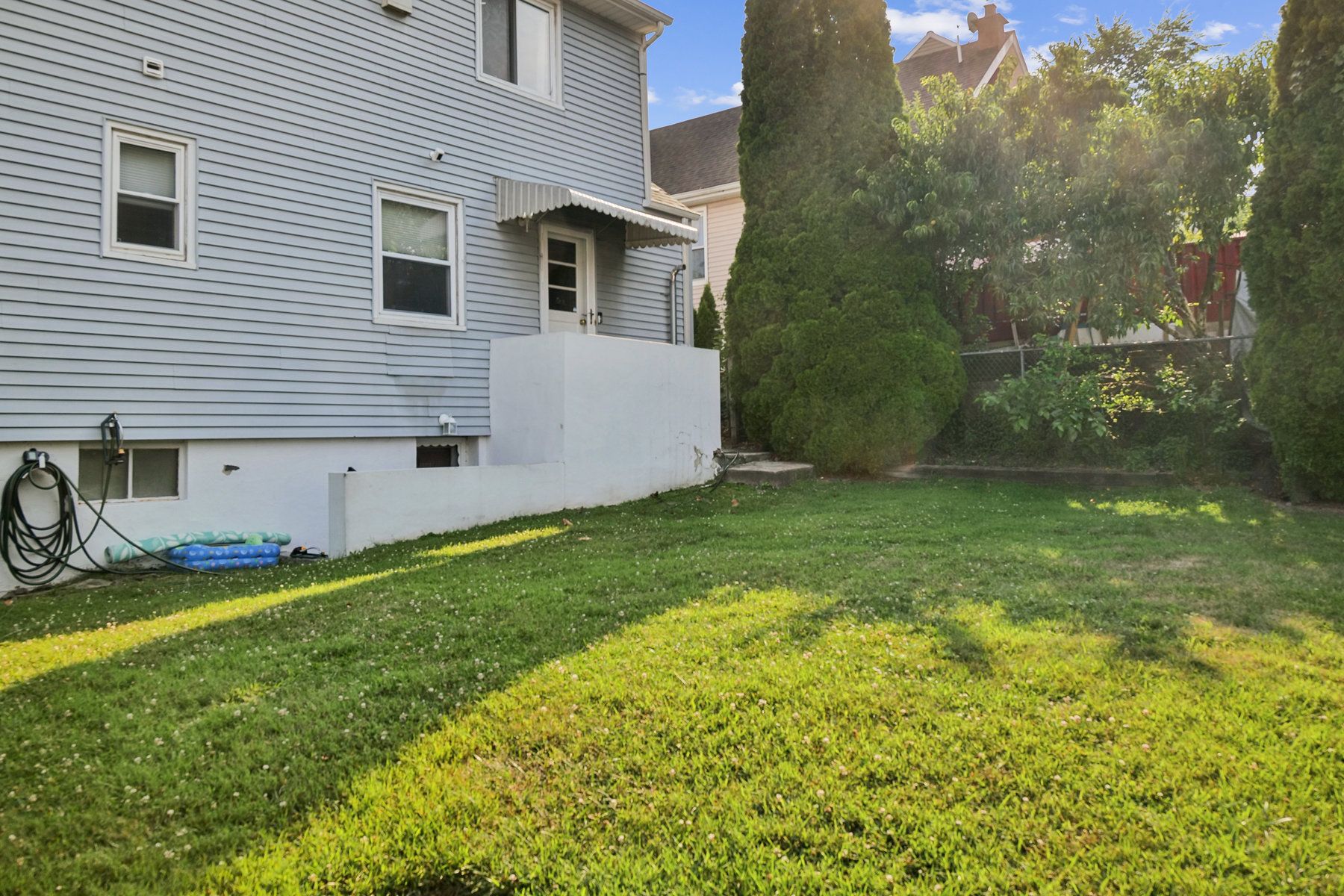 16 Milton Ave 