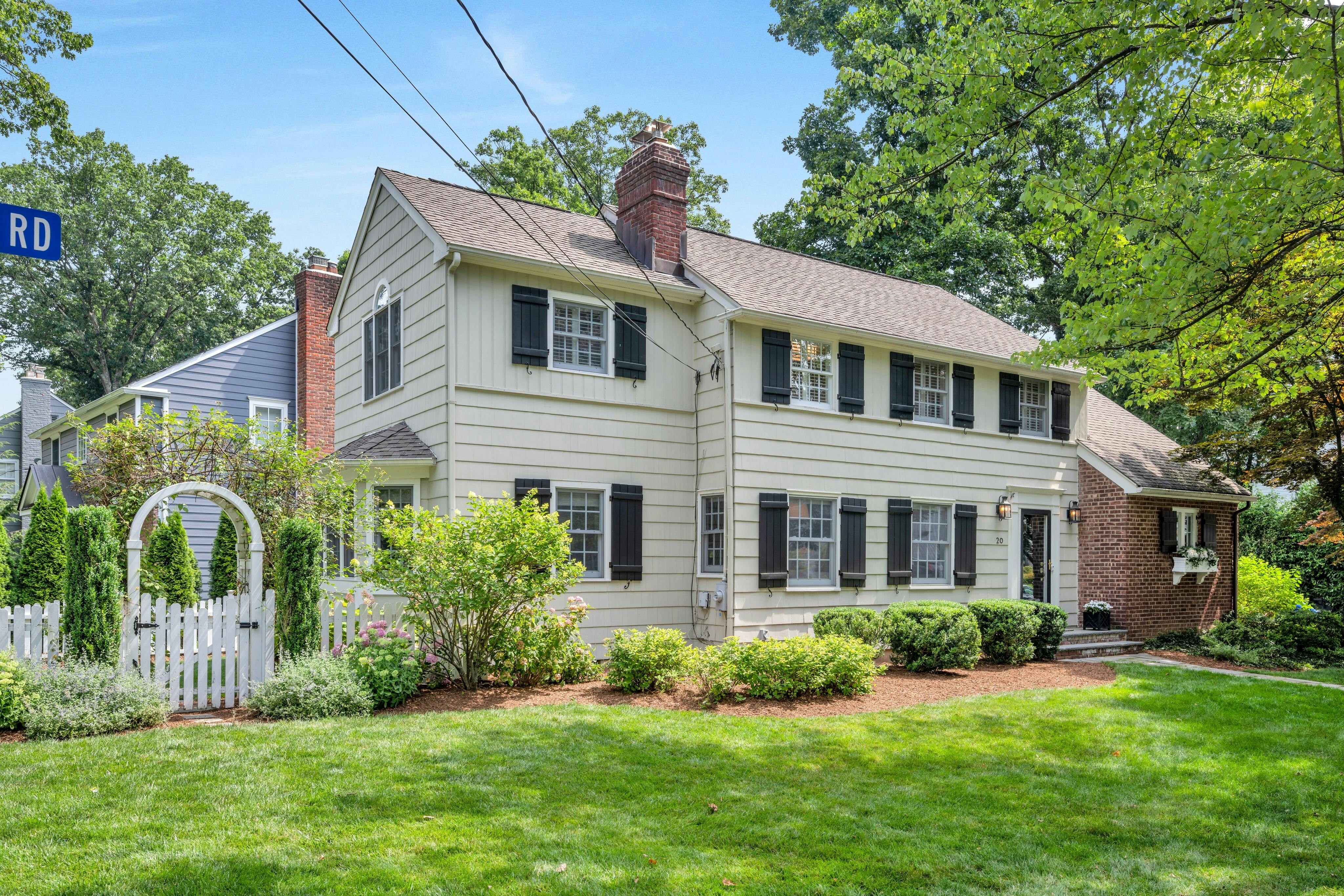 20 Meadowbrook Road 