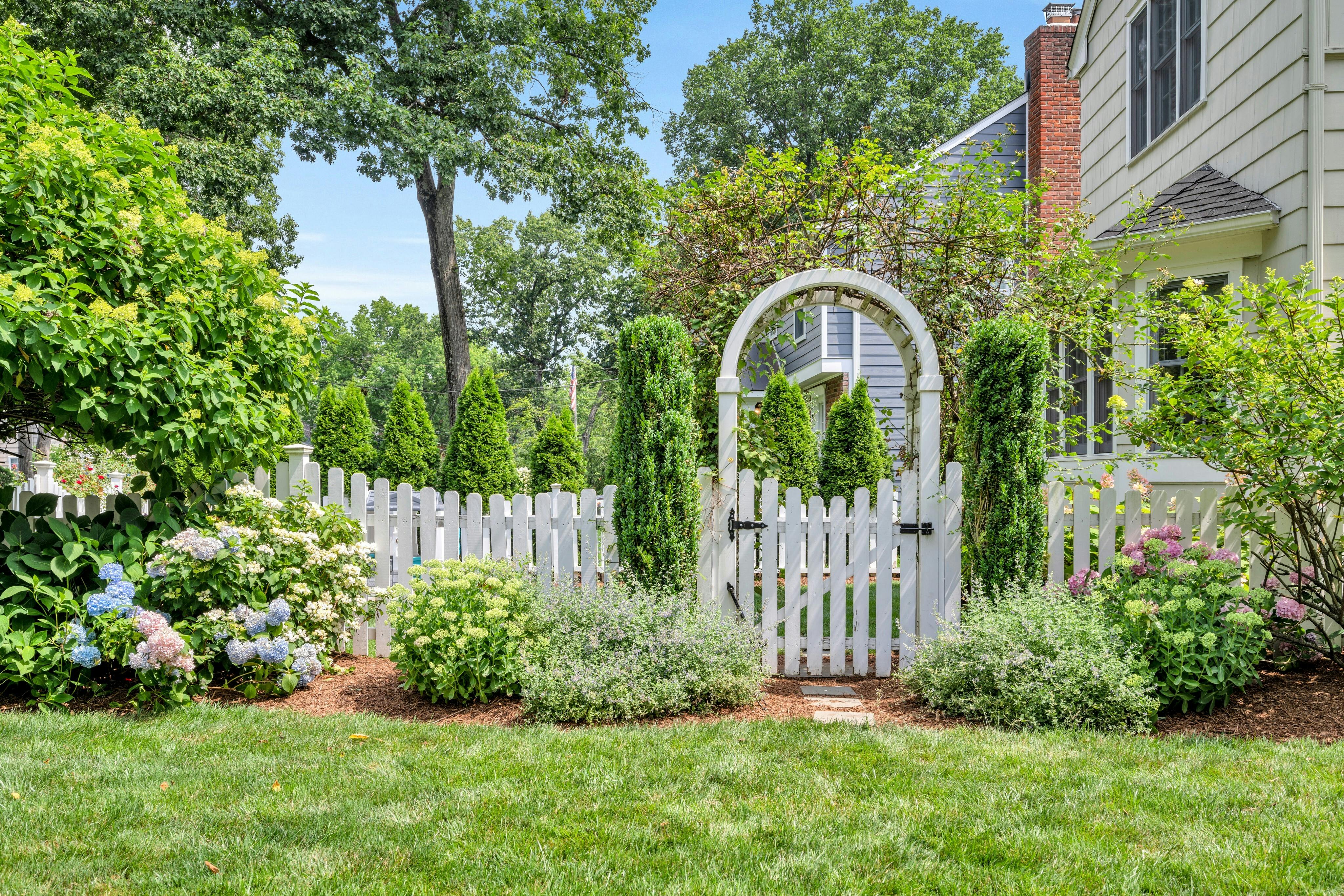 20 Meadowbrook Road 