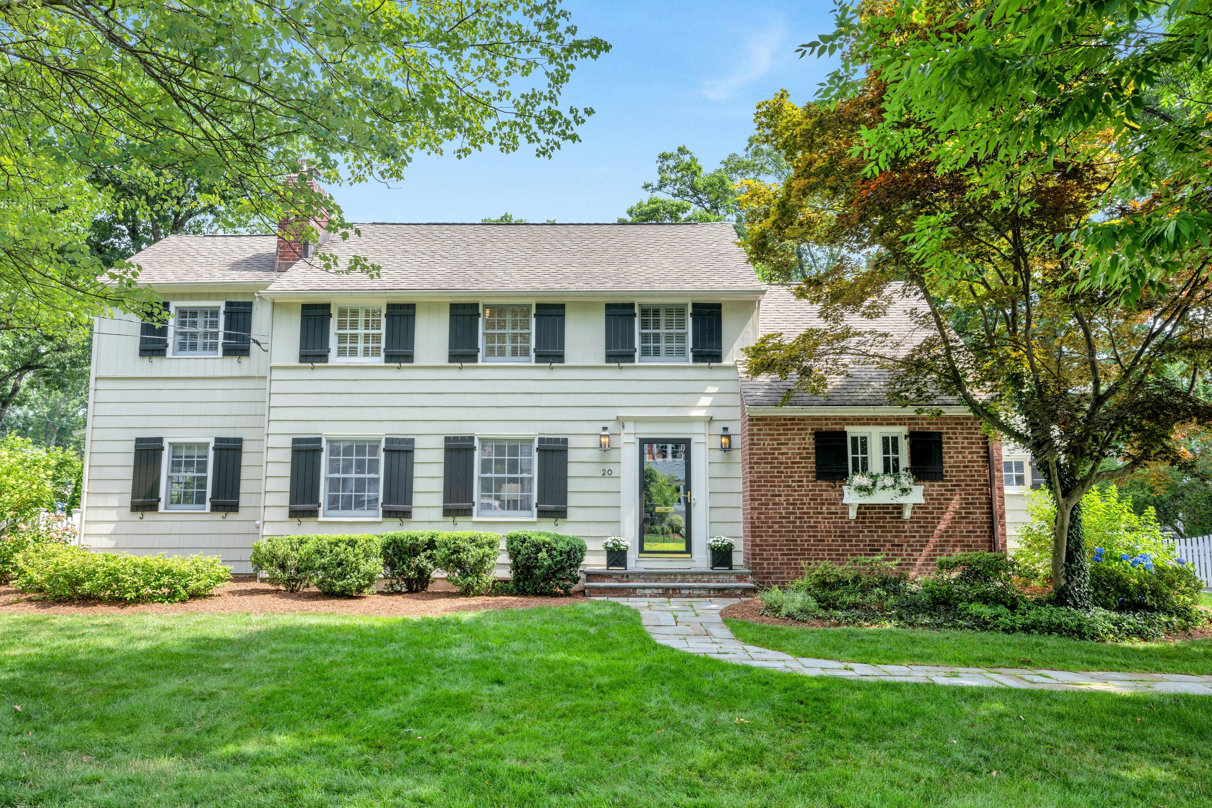 20 Meadowbrook Road 