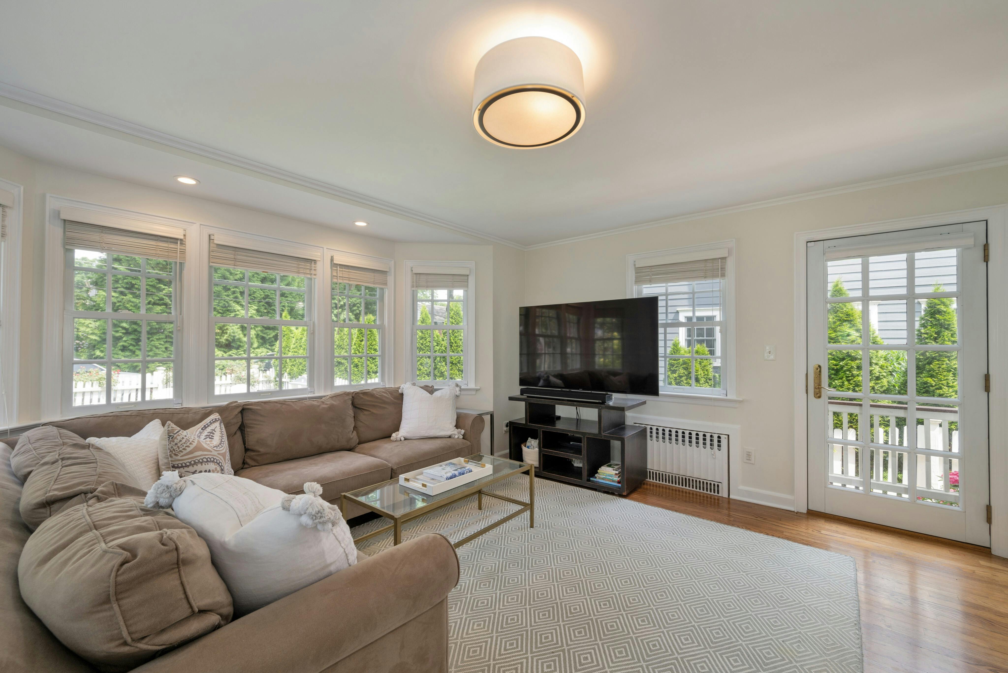20 Meadowbrook Road 