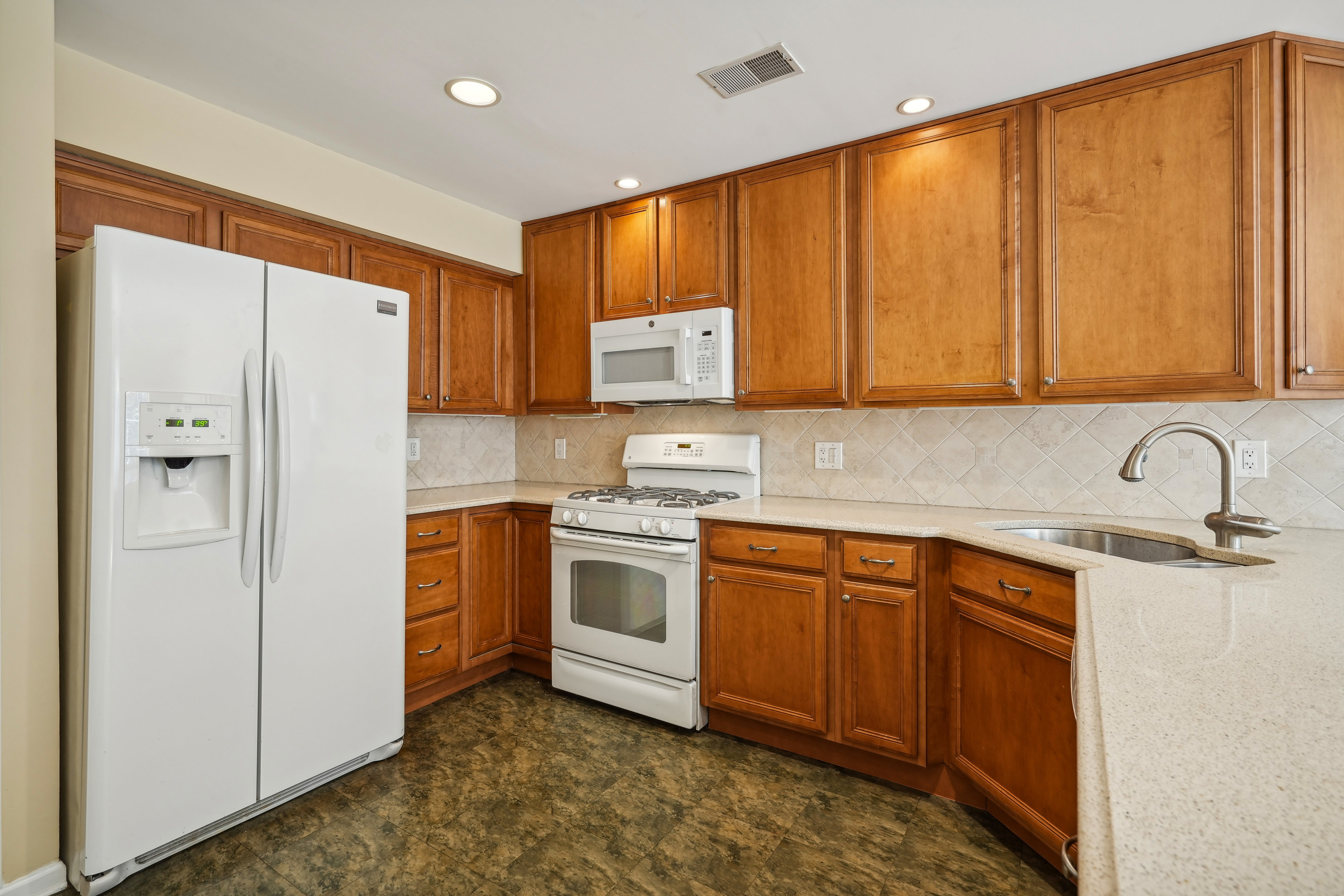 203 Riveredge Drive 