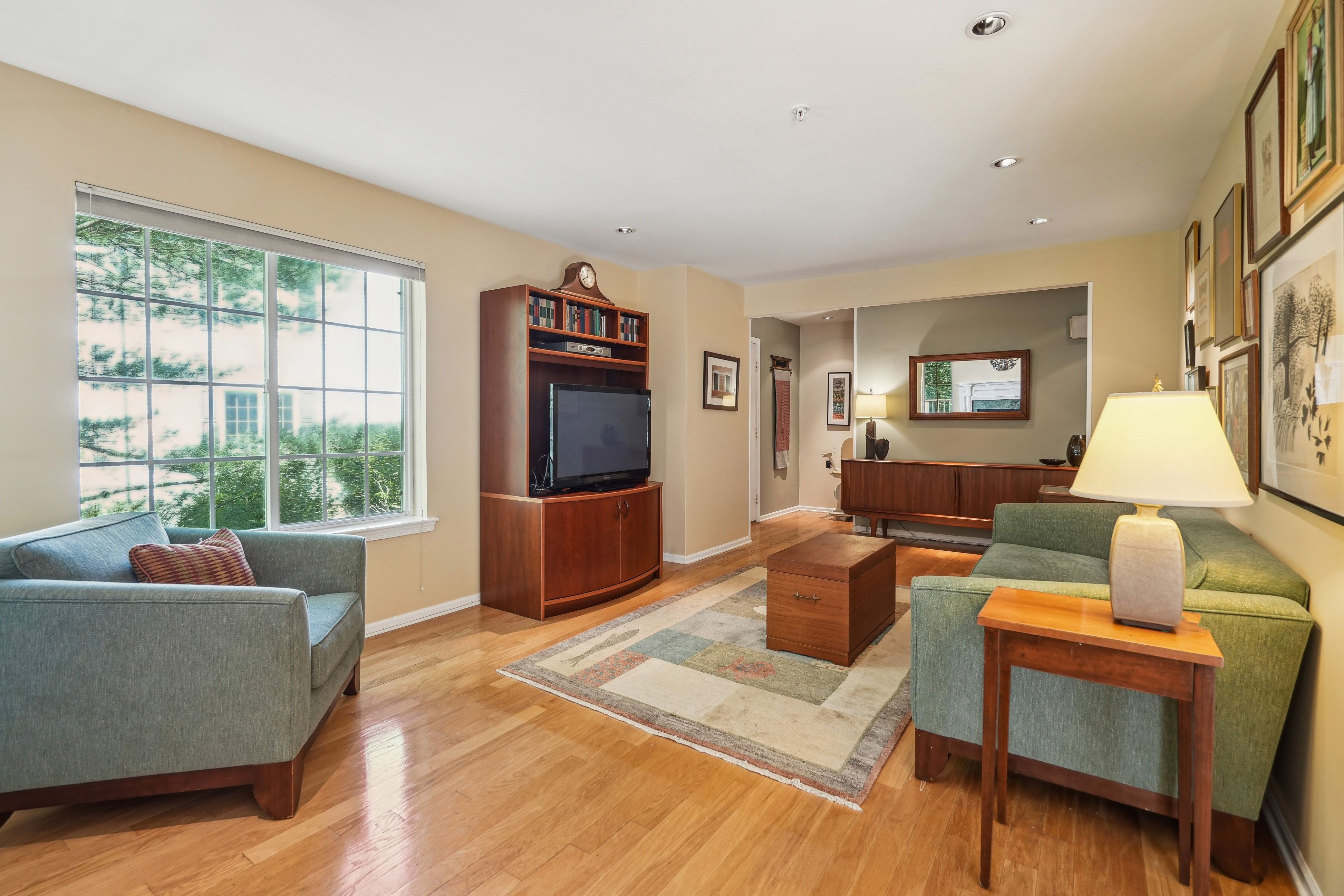 203 Riveredge Drive 