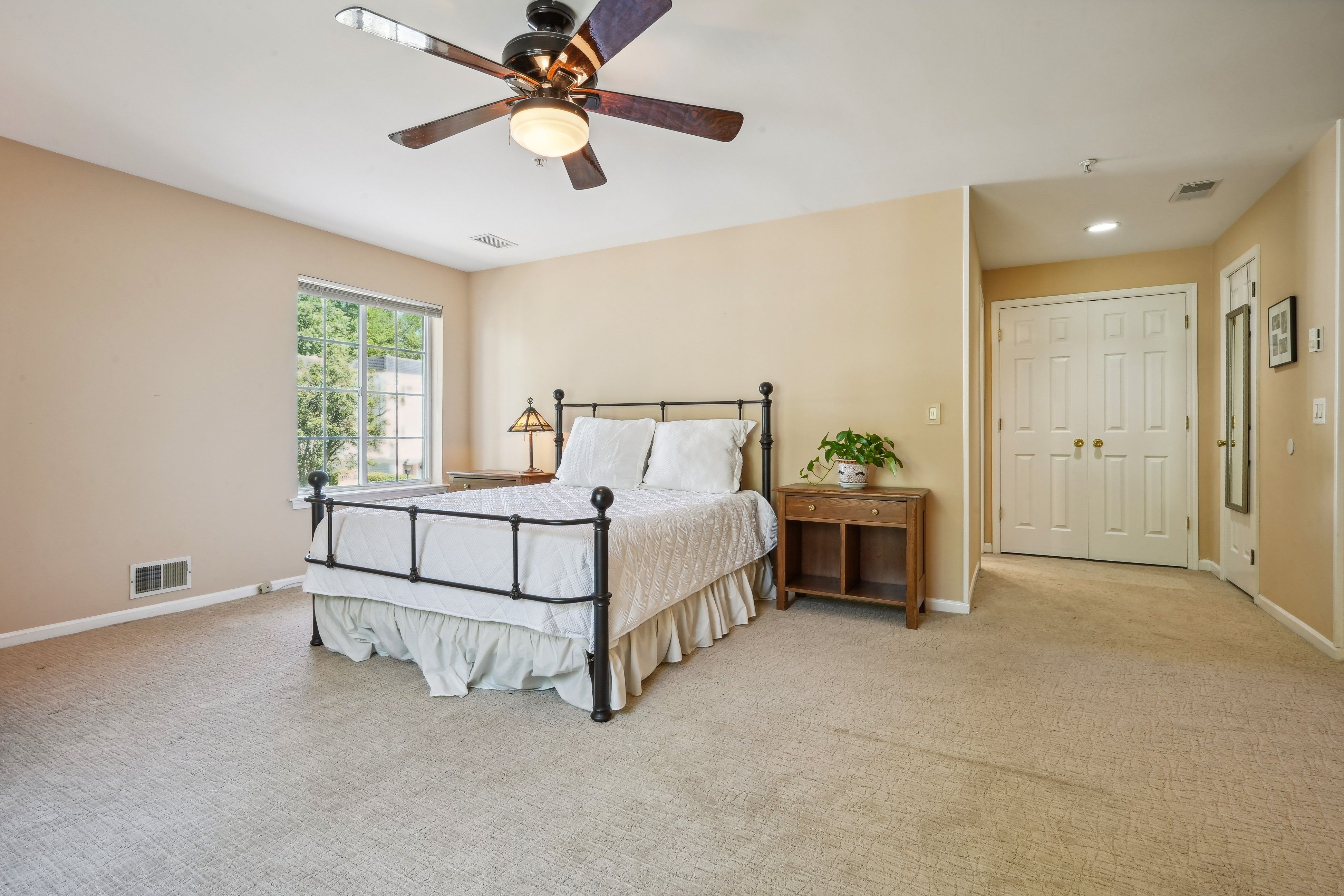 203 Riveredge Drive 