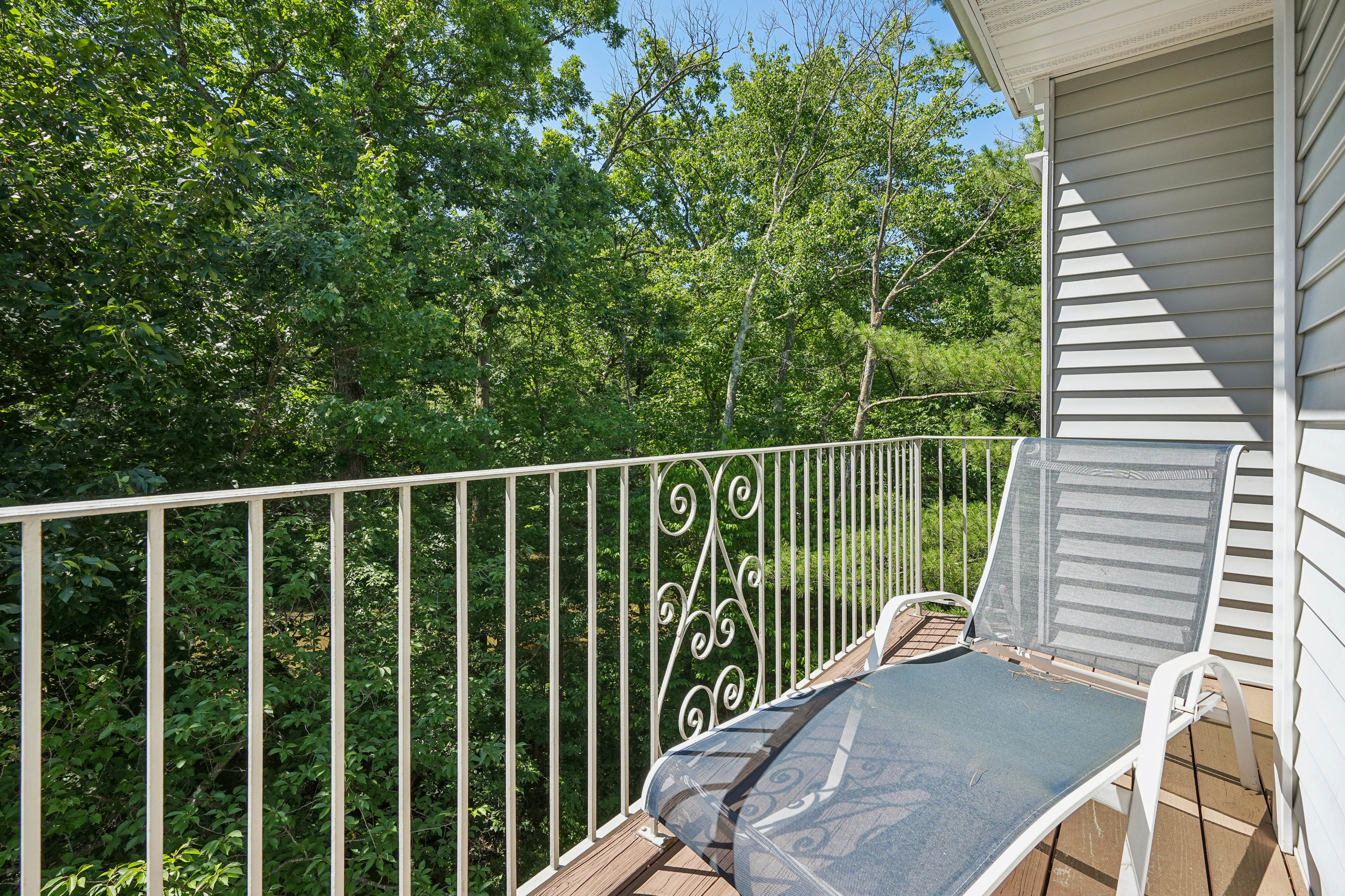 203 Riveredge Drive 