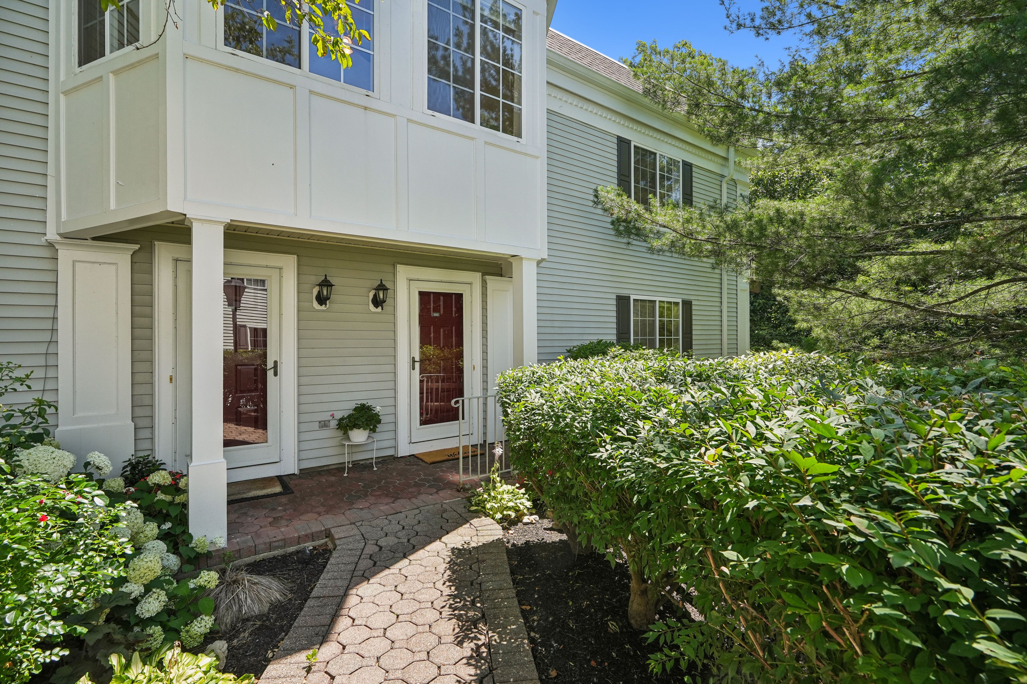203 Riveredge Drive 