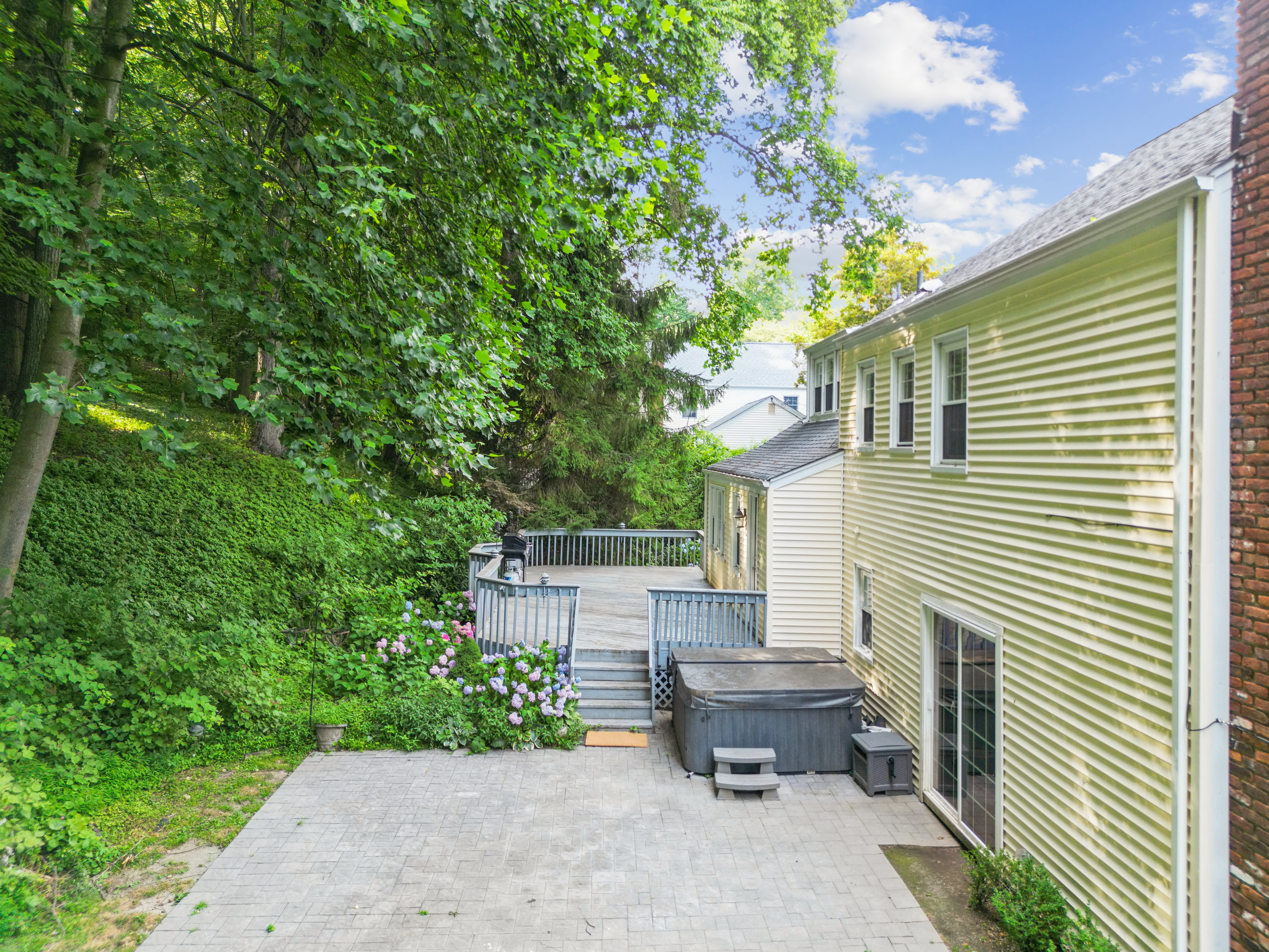 22 Stonehenge Road 