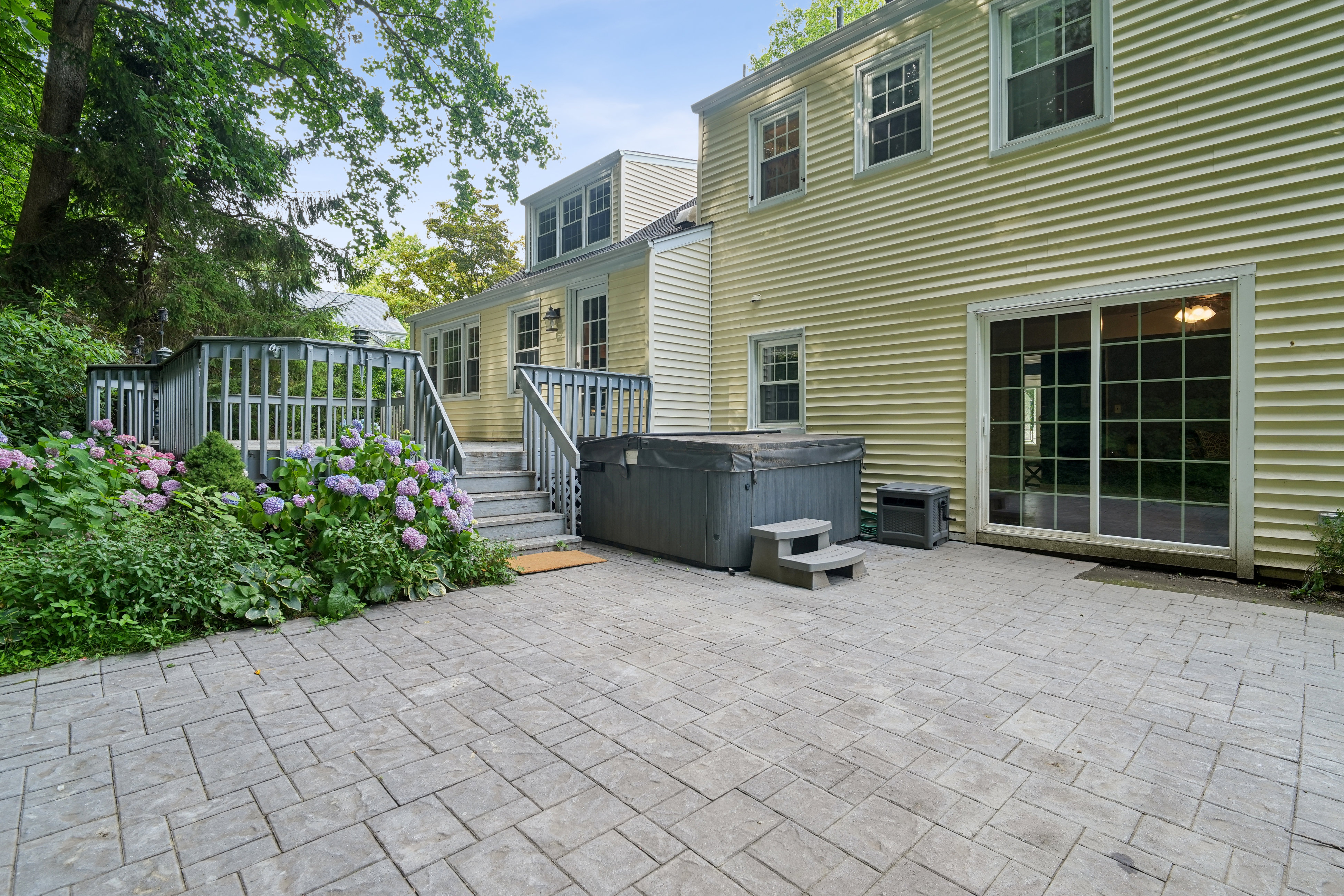 22 Stonehenge Road 