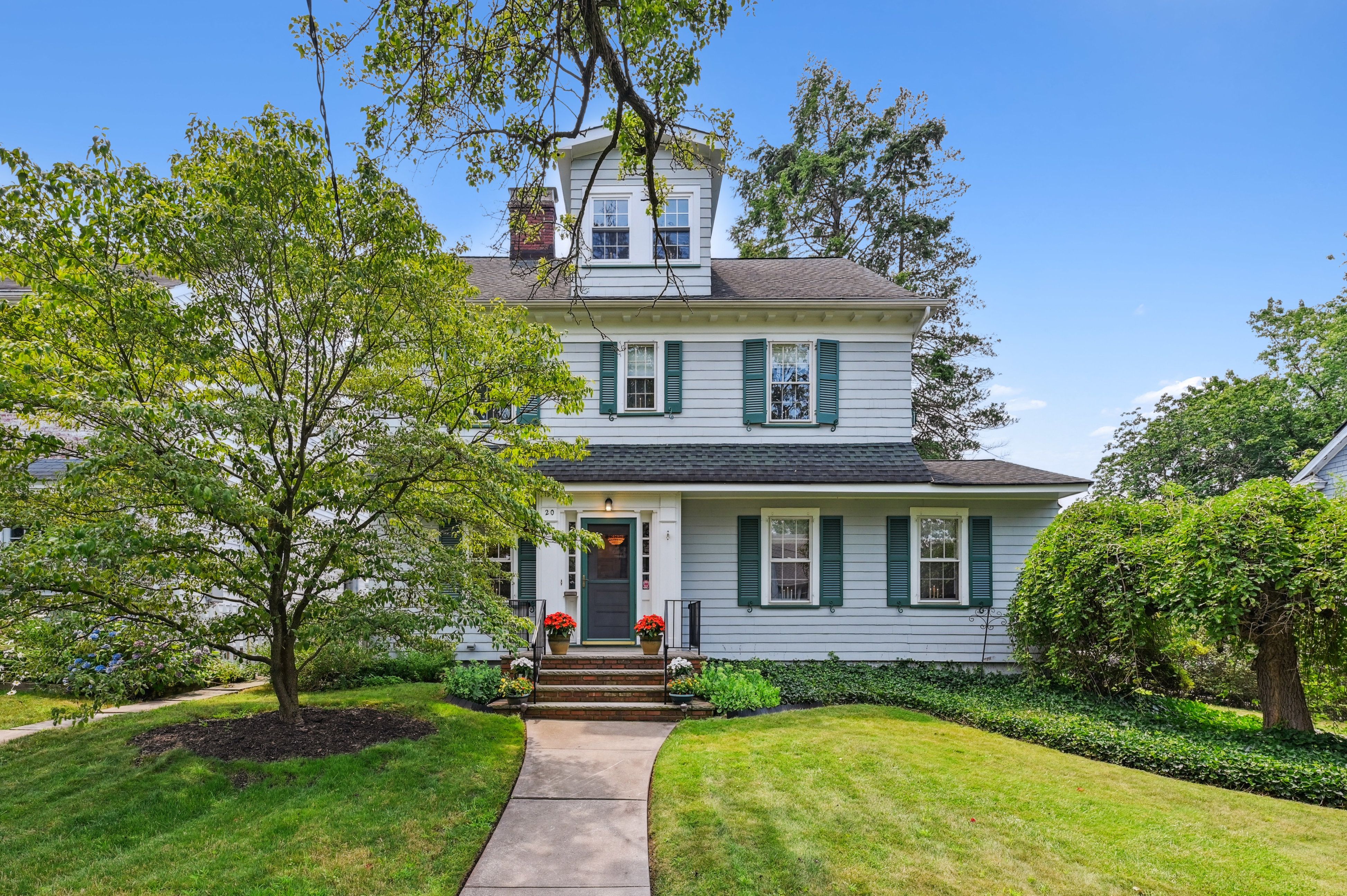 20 Plymouth Avenue 