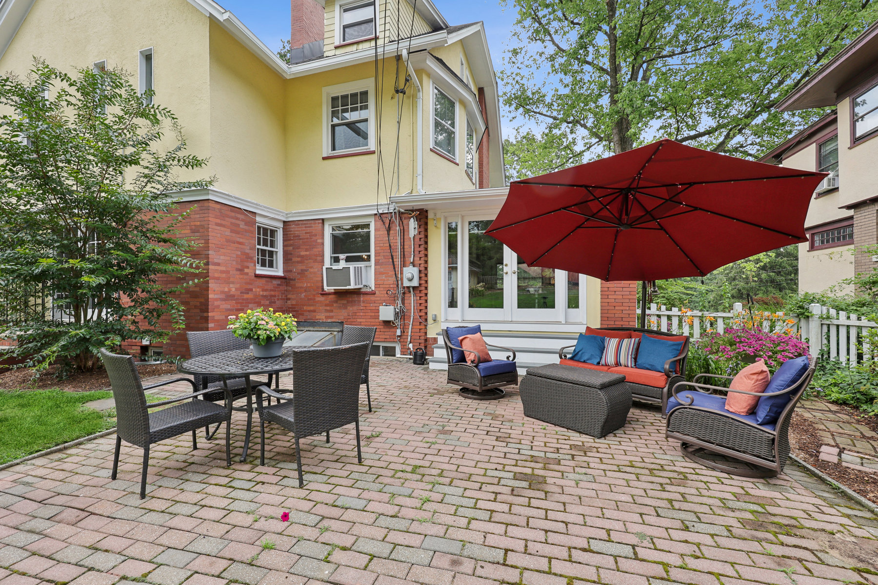 10 Harrison Ave 