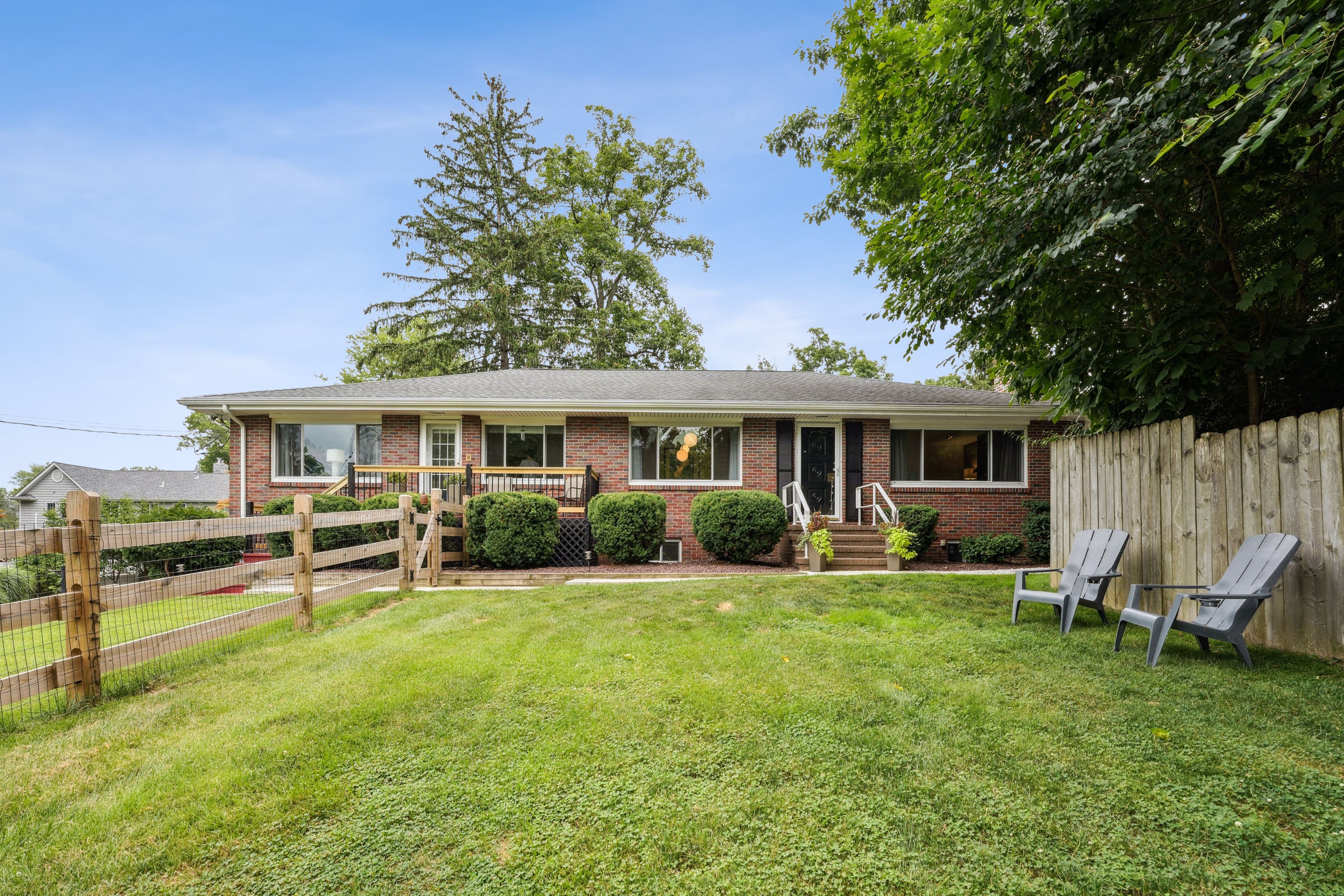 863 Mountain Avenue (aka 188 Yale Avenue)