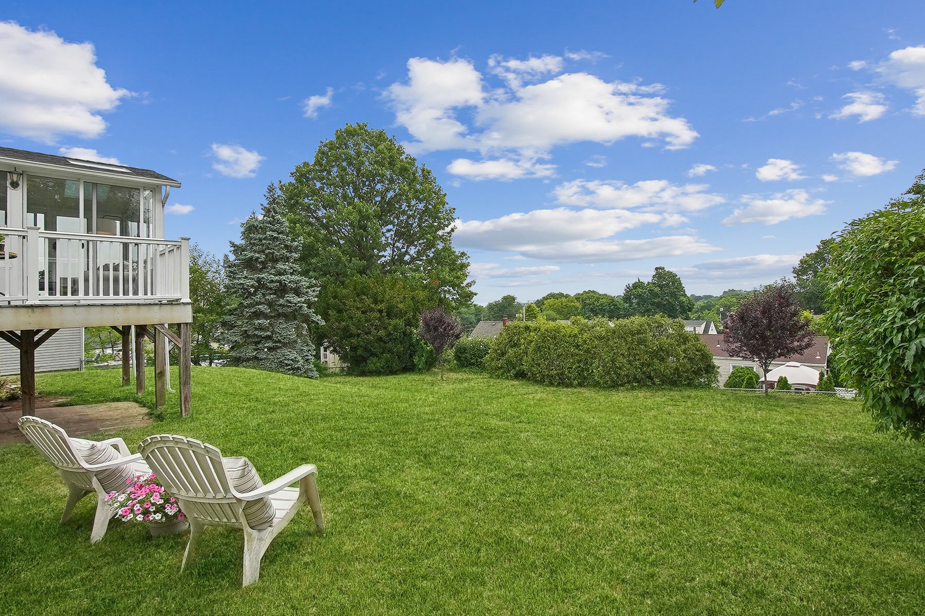 25 Mayfair Pl 