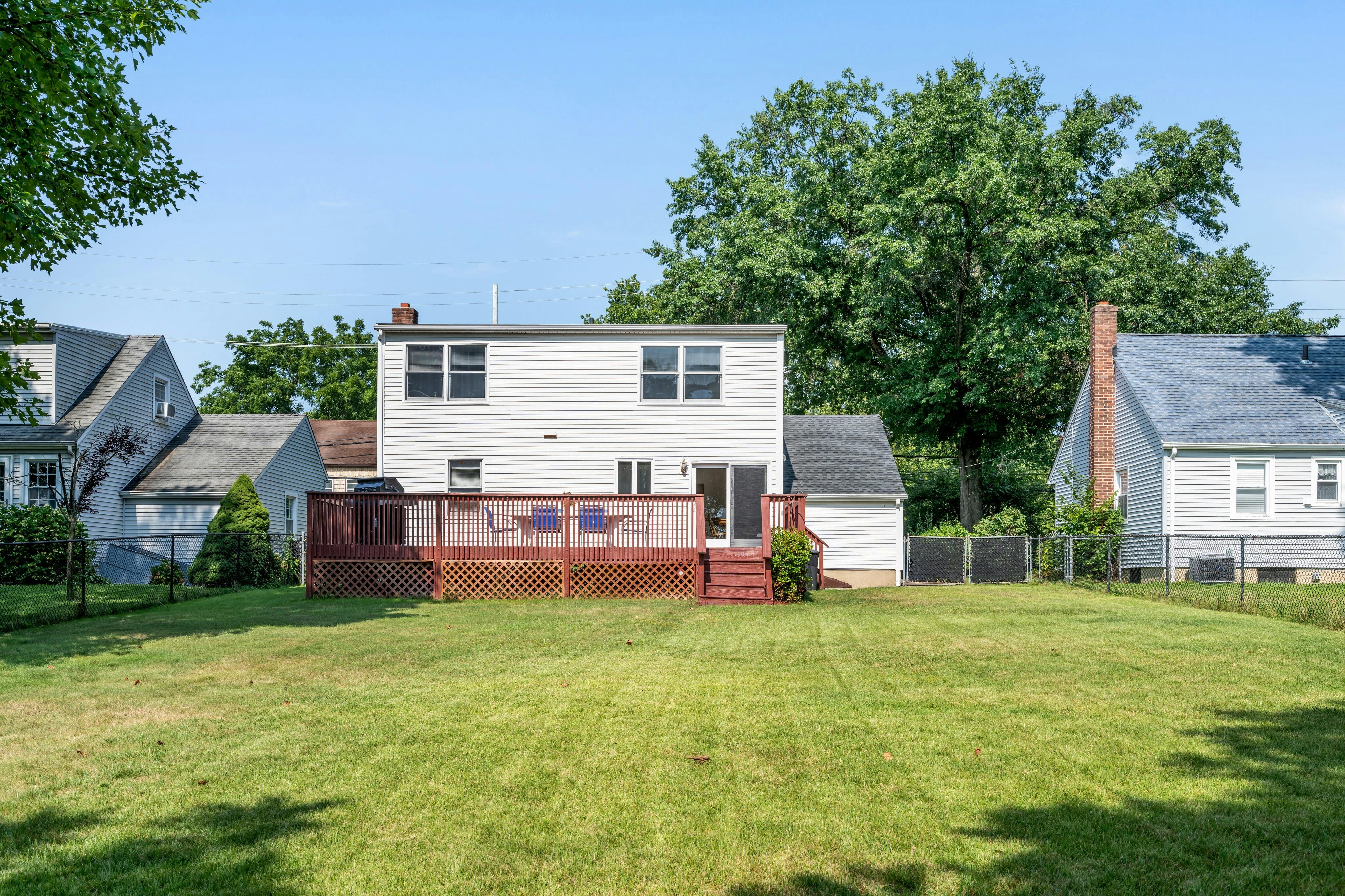 19 Middle Avenue 