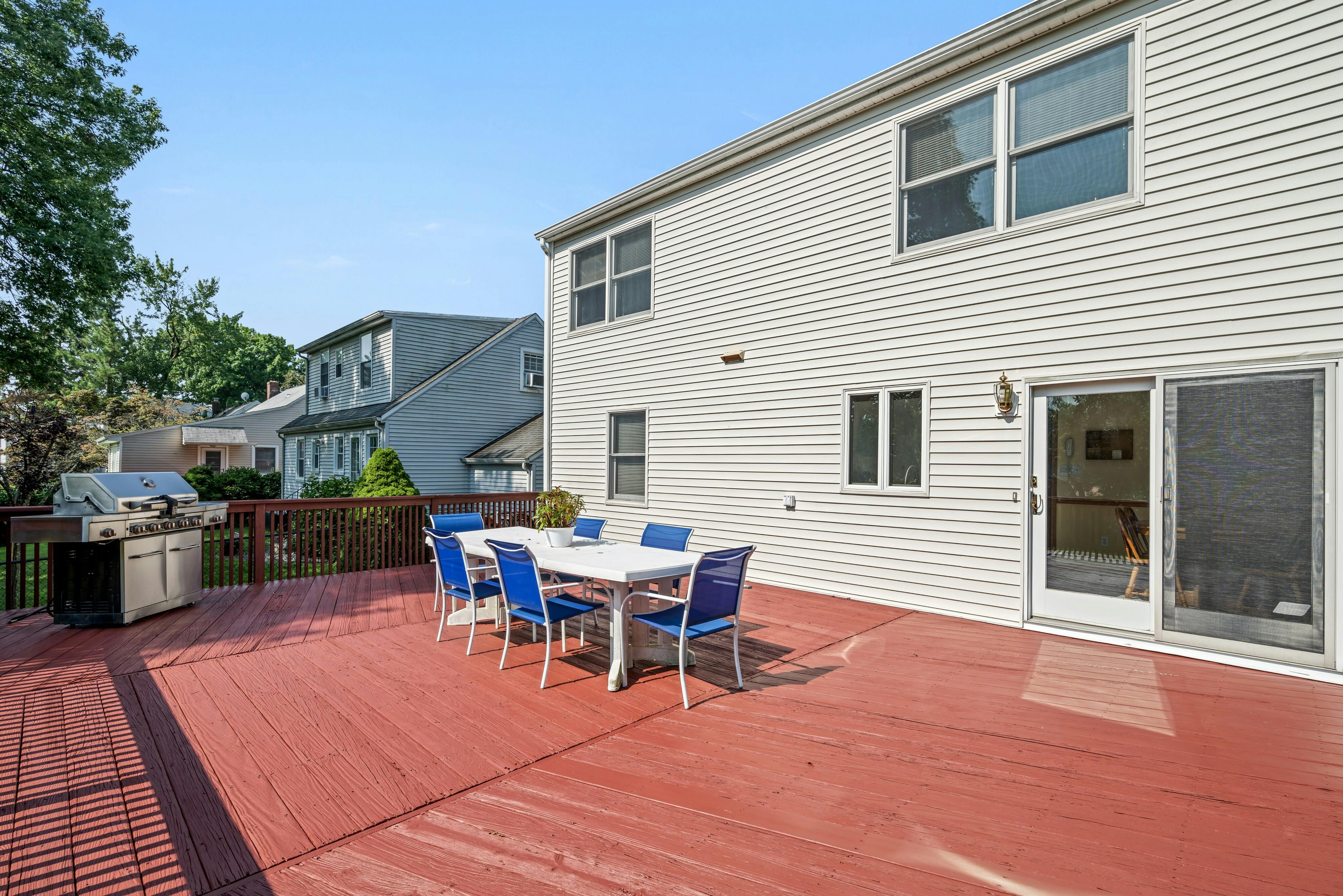 19 Middle Avenue 