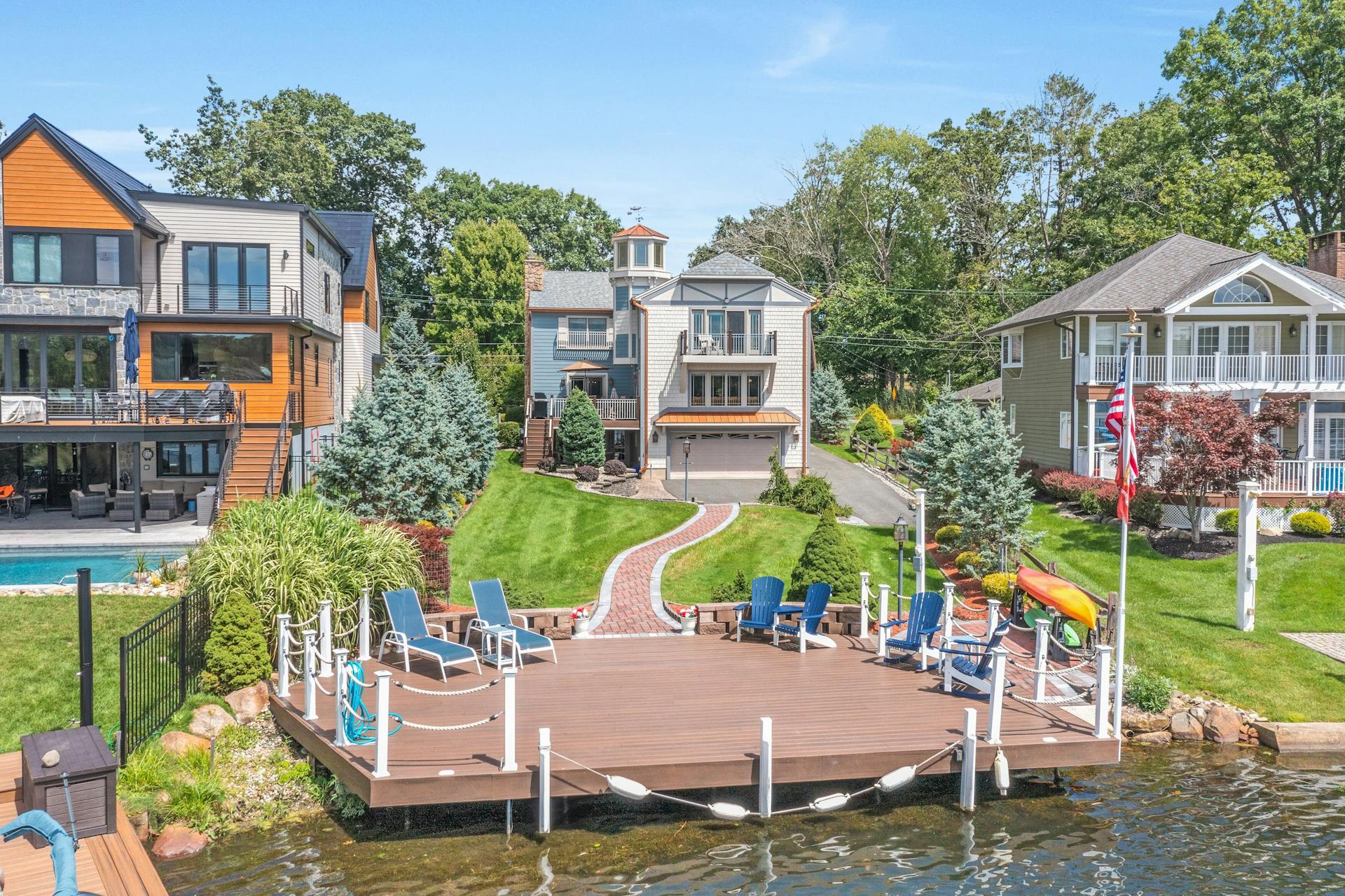 580 W Shore Trl 
