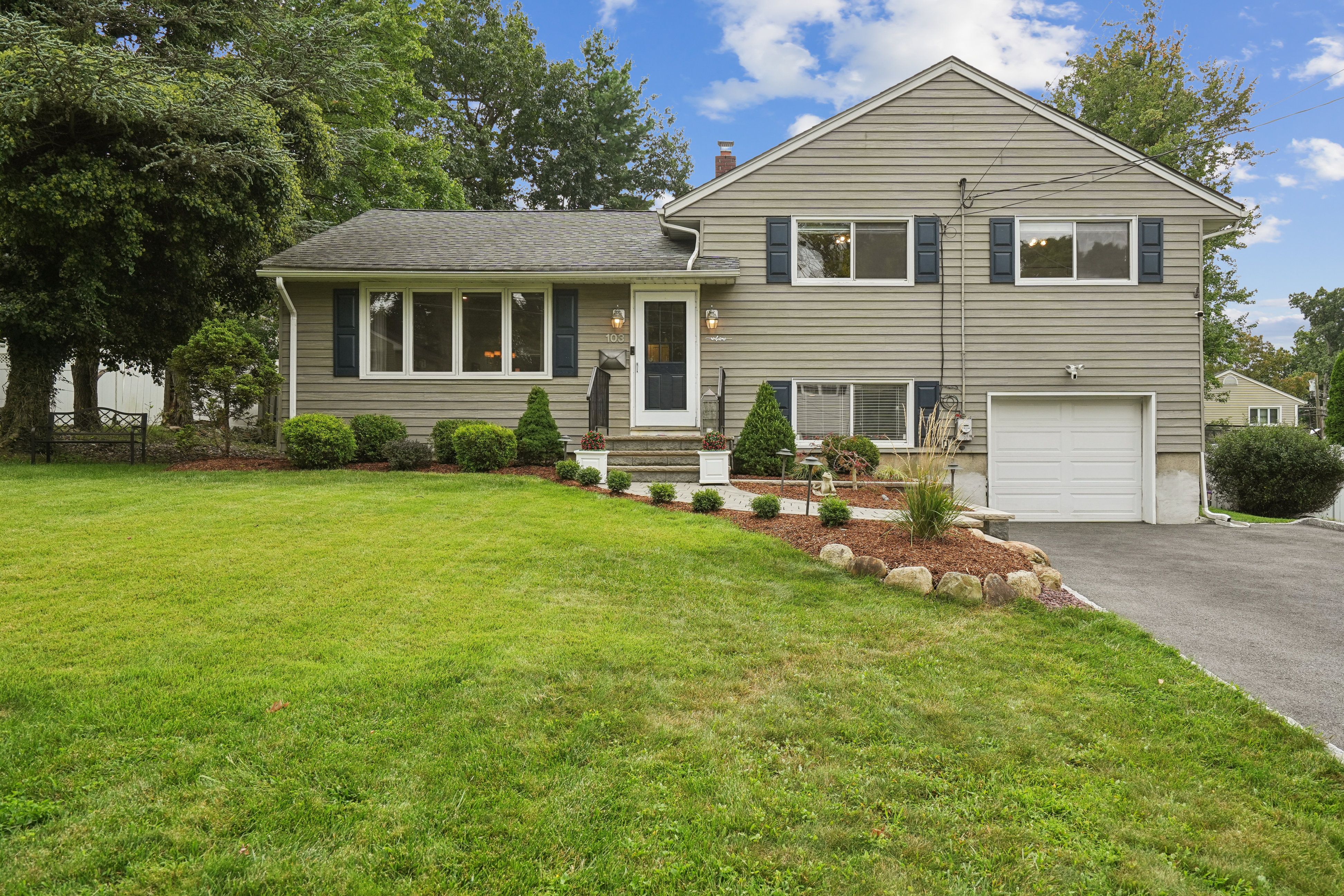 103 Westland Rd 