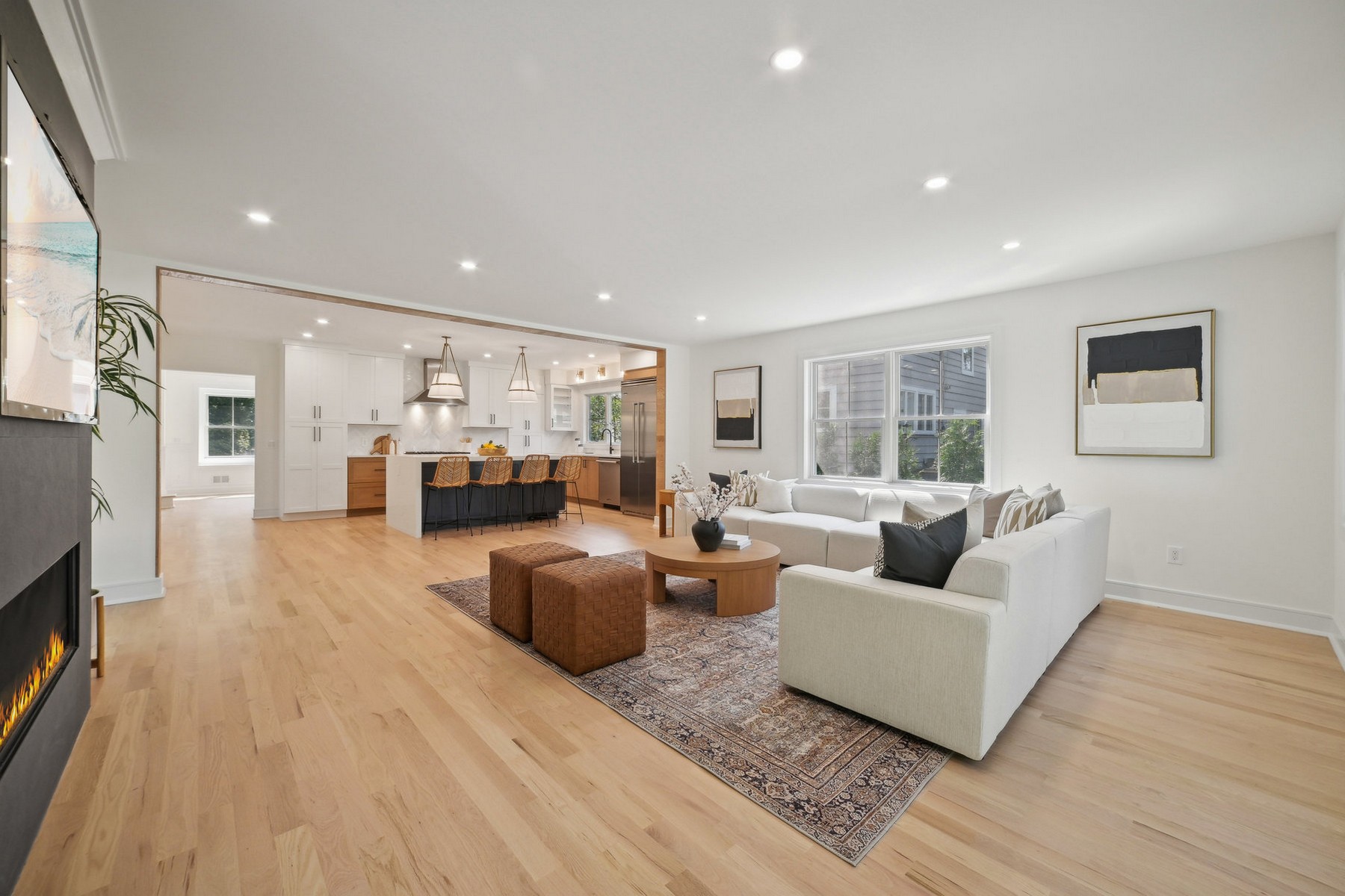 670 Ridgewood Ave 