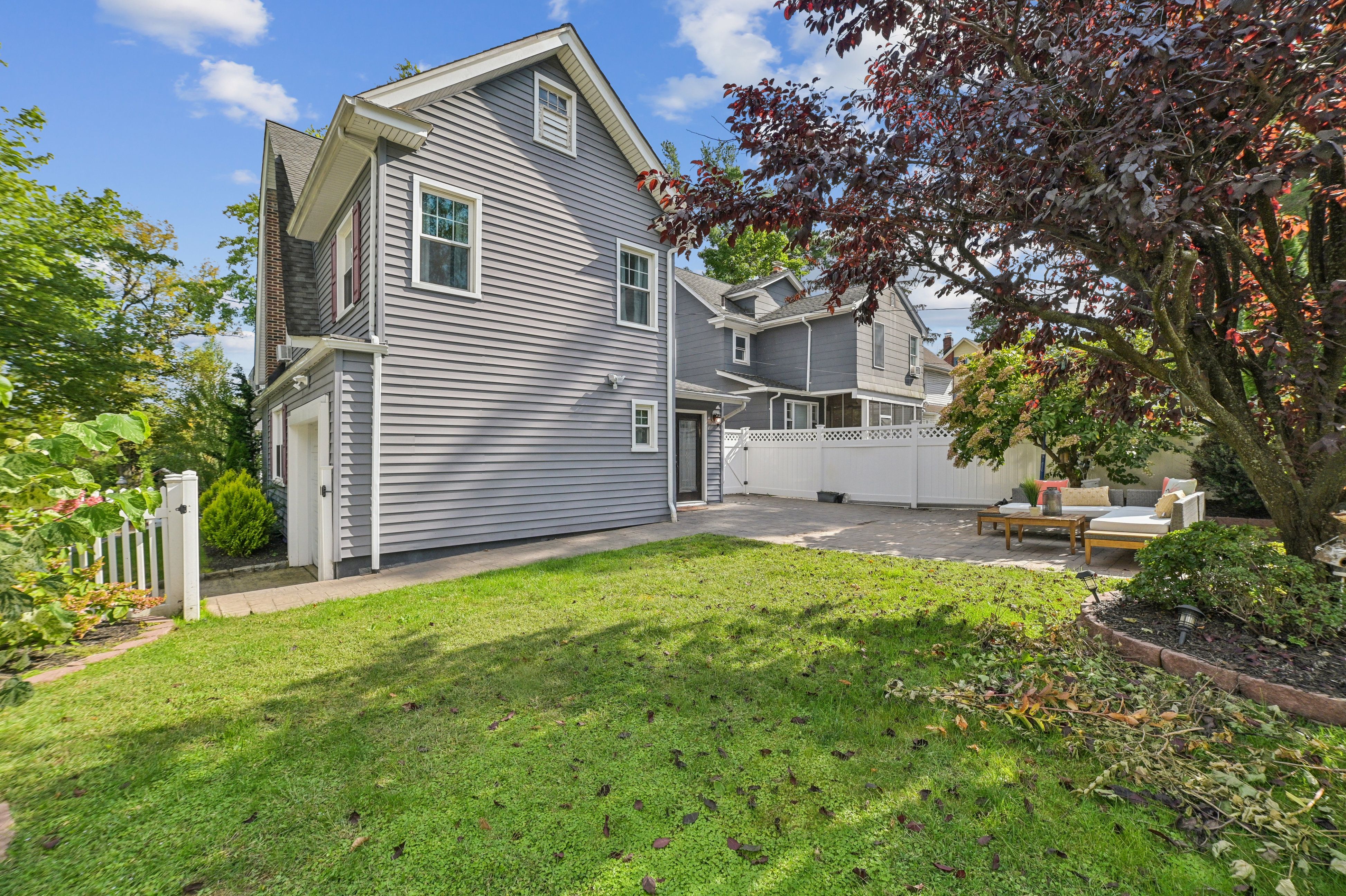 227 Walton Ave 