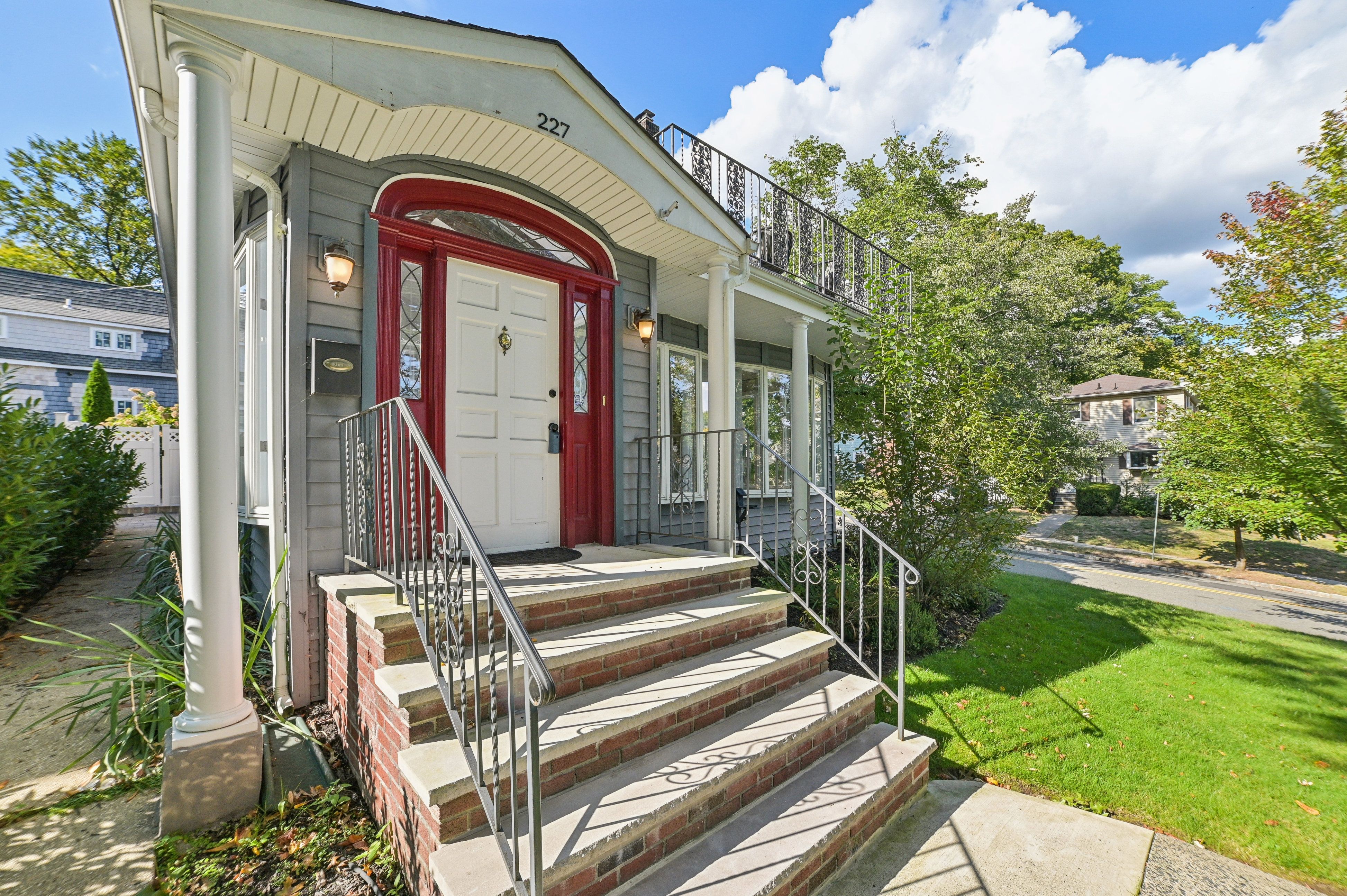 227 Walton Ave 