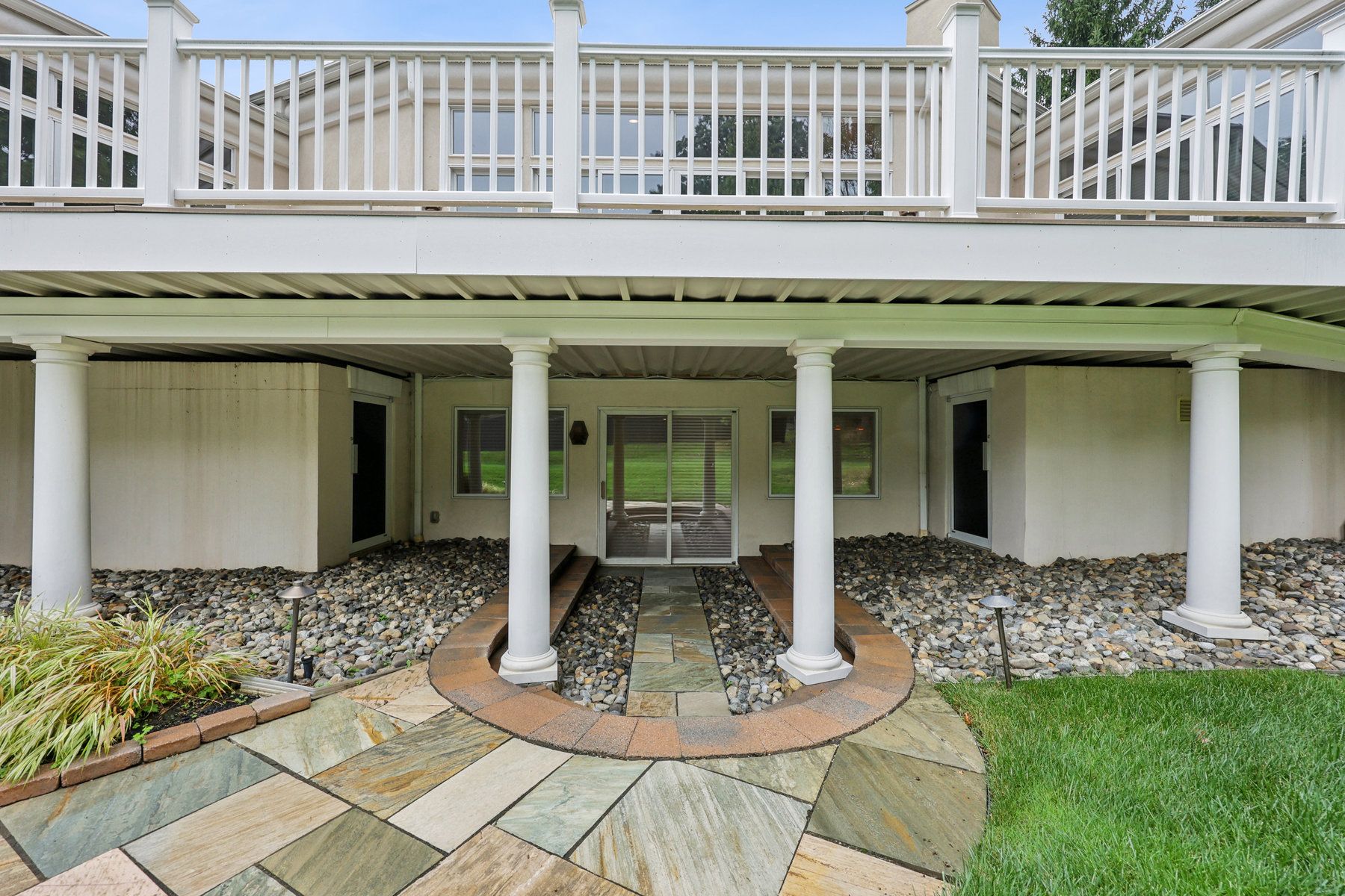 5 Timber Rock Ct 