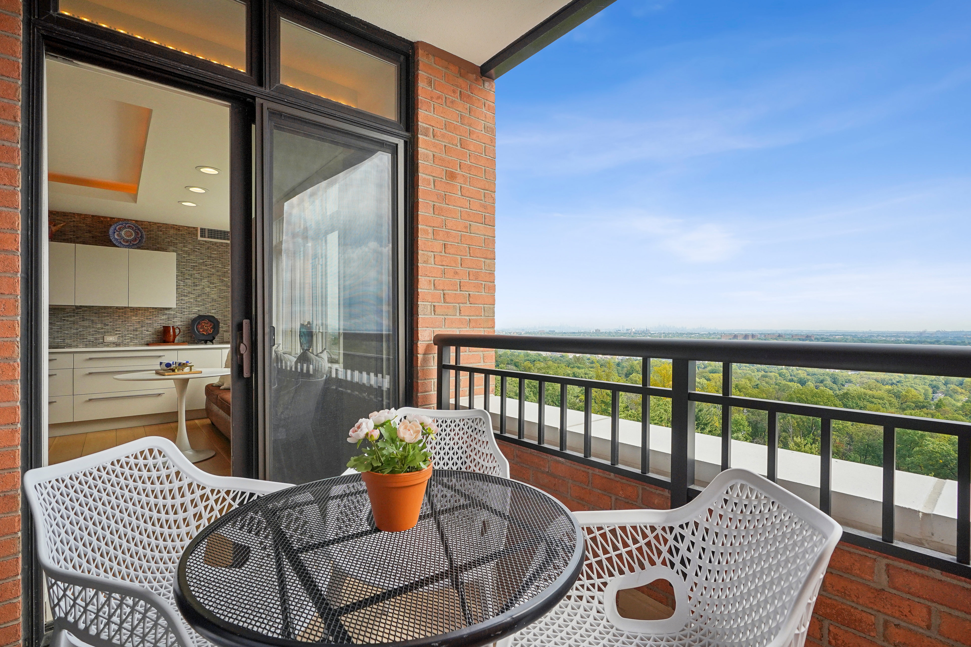 616 South Orange Avenue Unit 7C