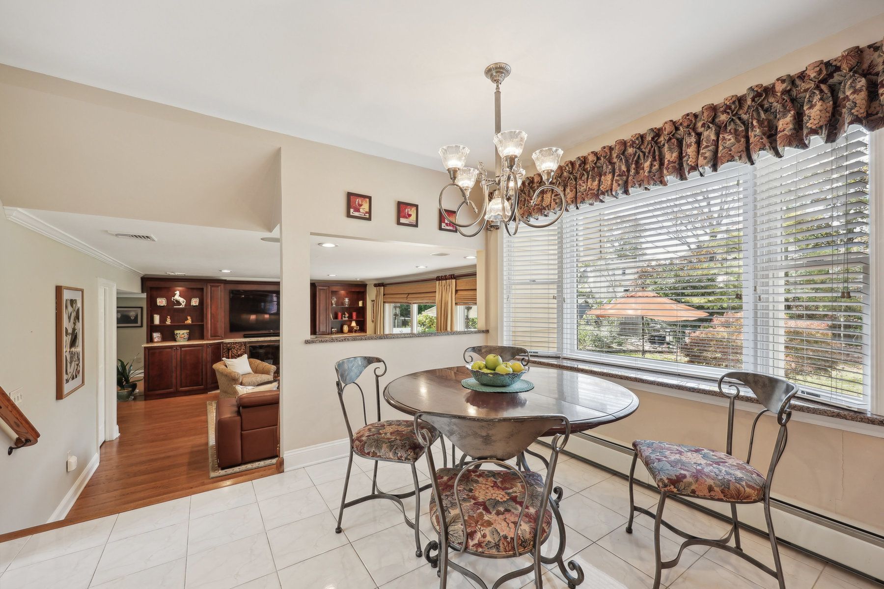 15 Woodside Ave 