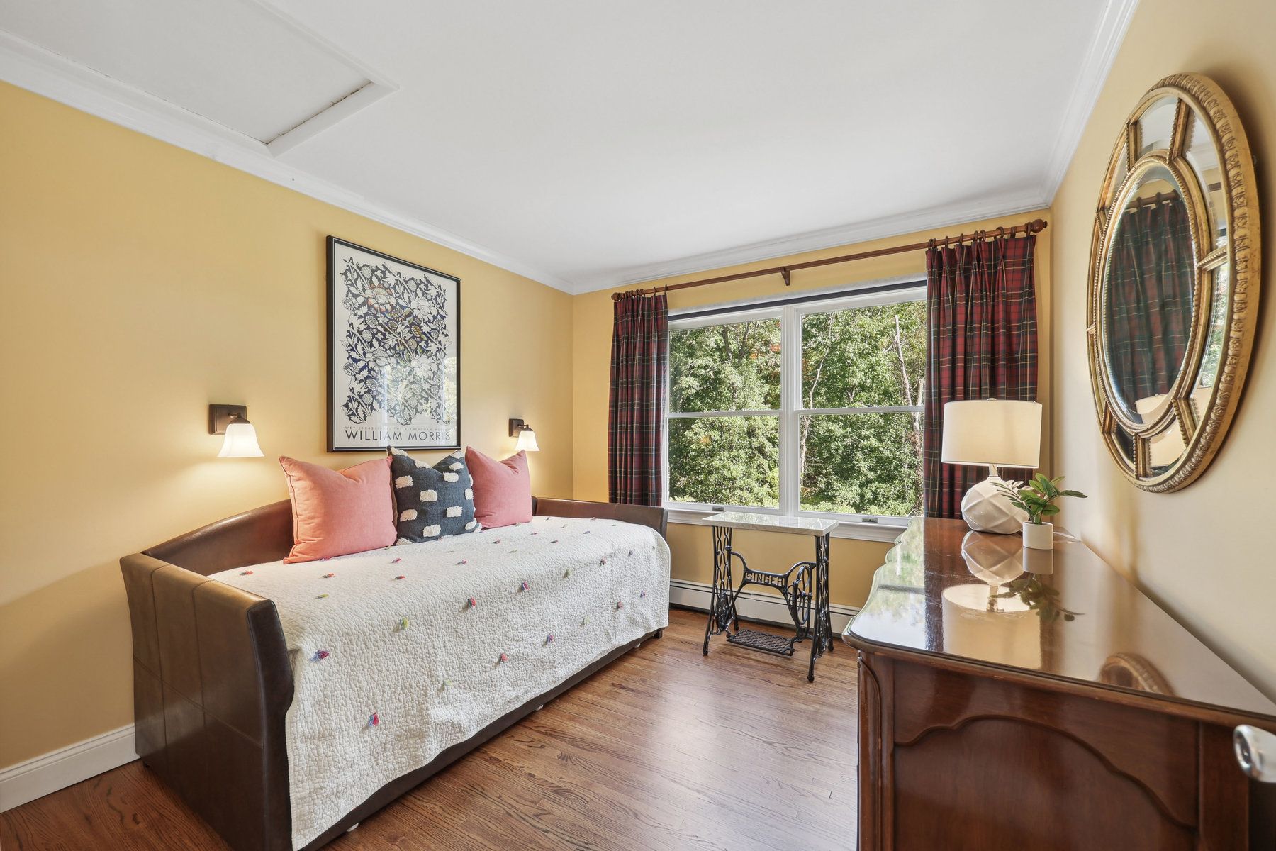 15 Woodside Ave 