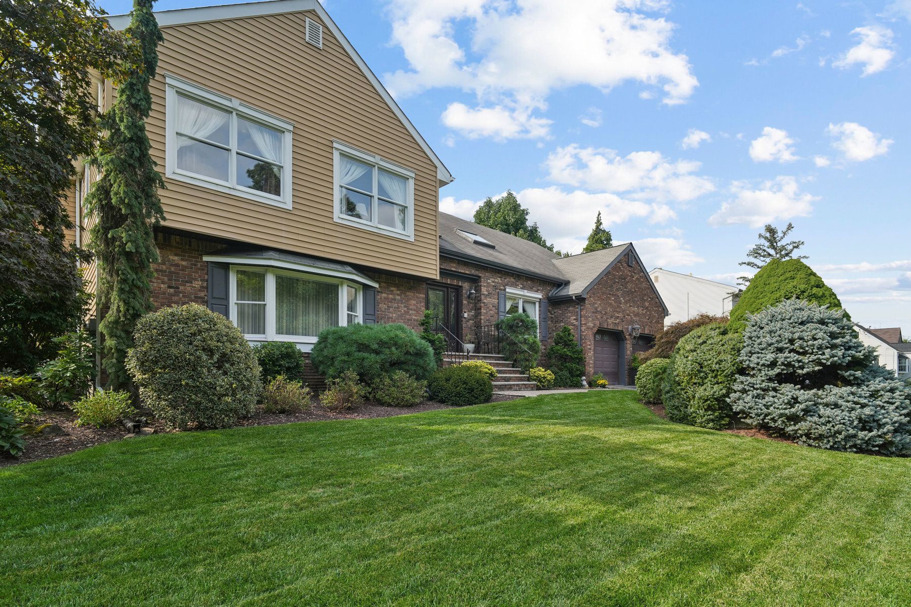 15 Woodside Ave 