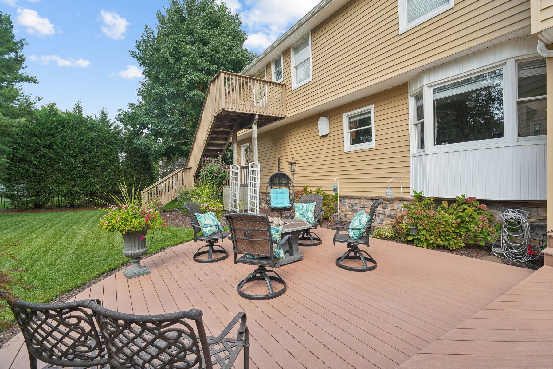 15 Woodside Ave 