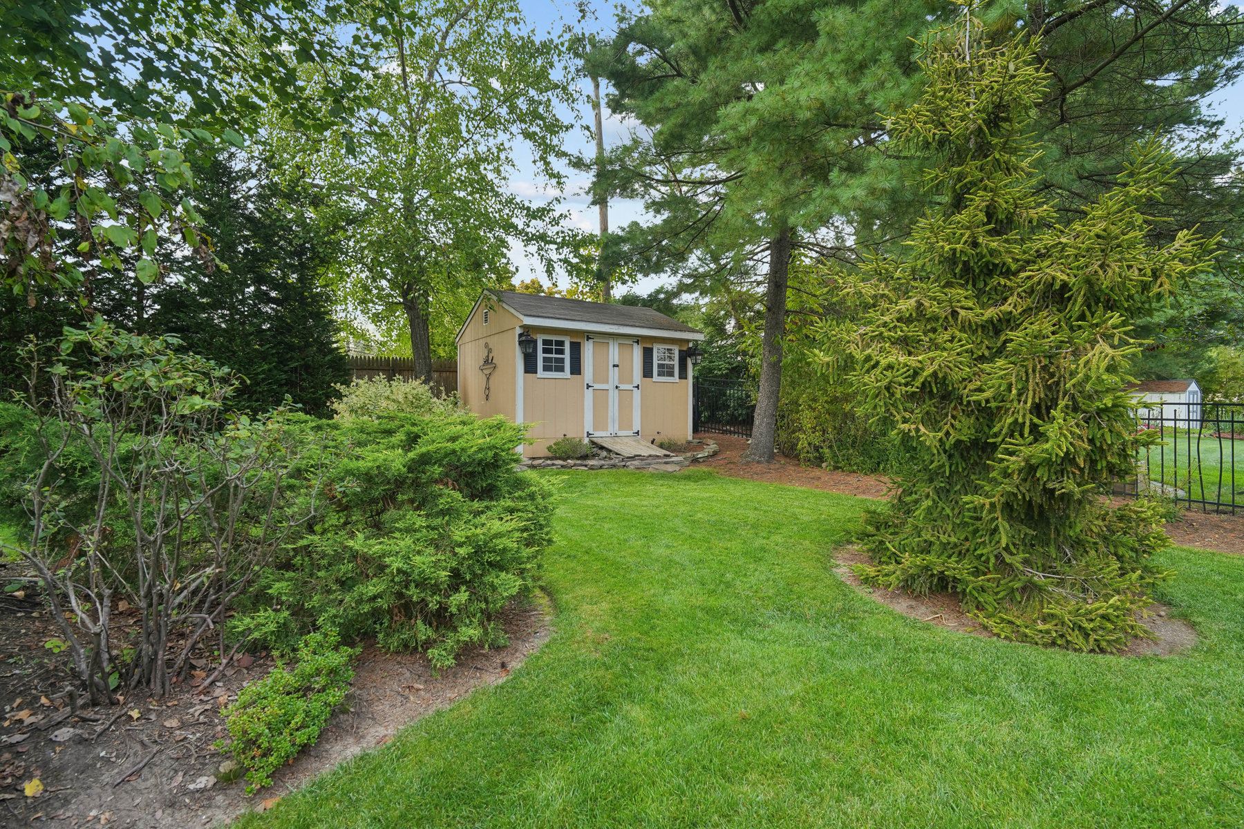 15 Woodside Ave 