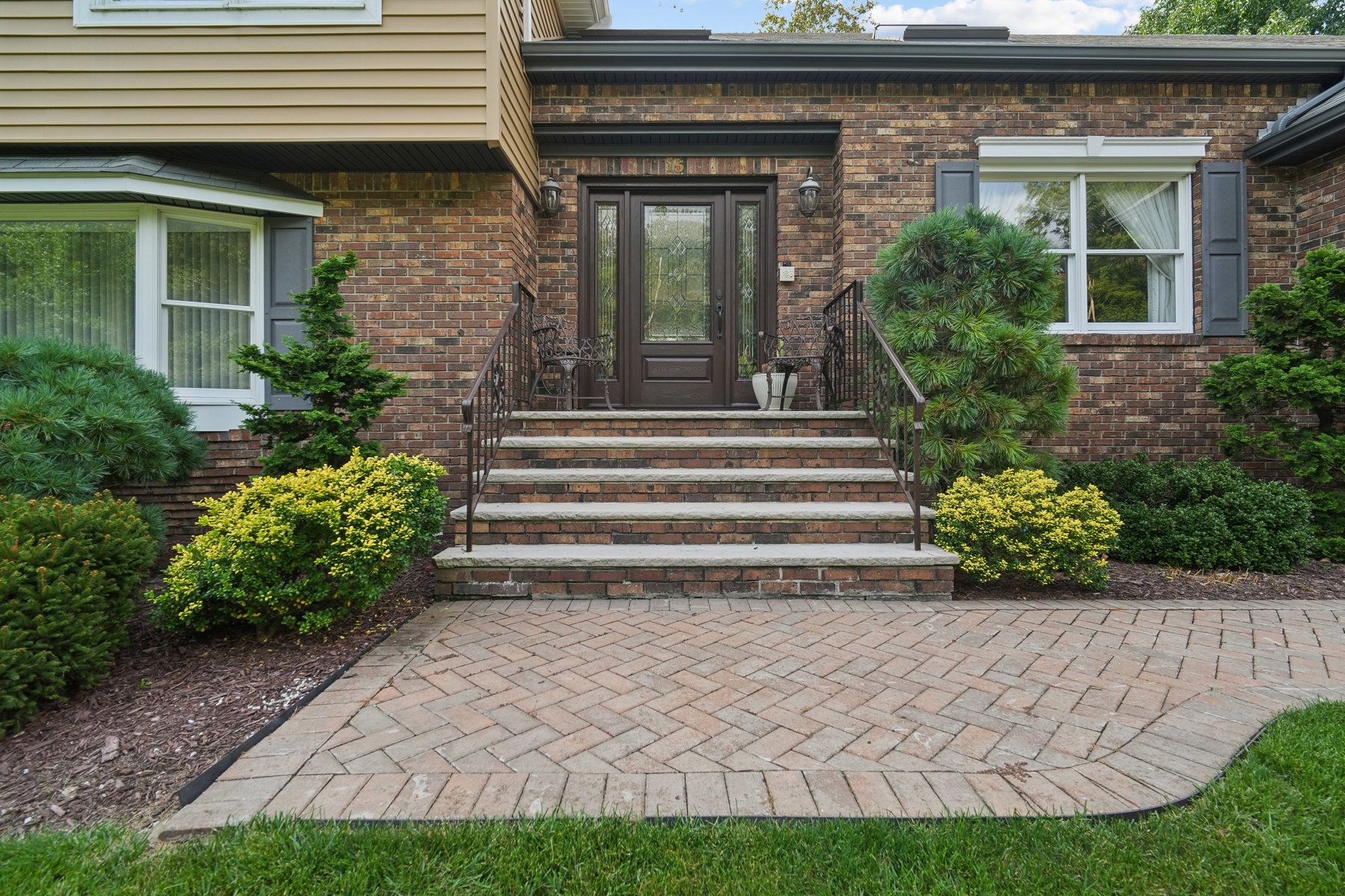 15 Woodside Ave 
