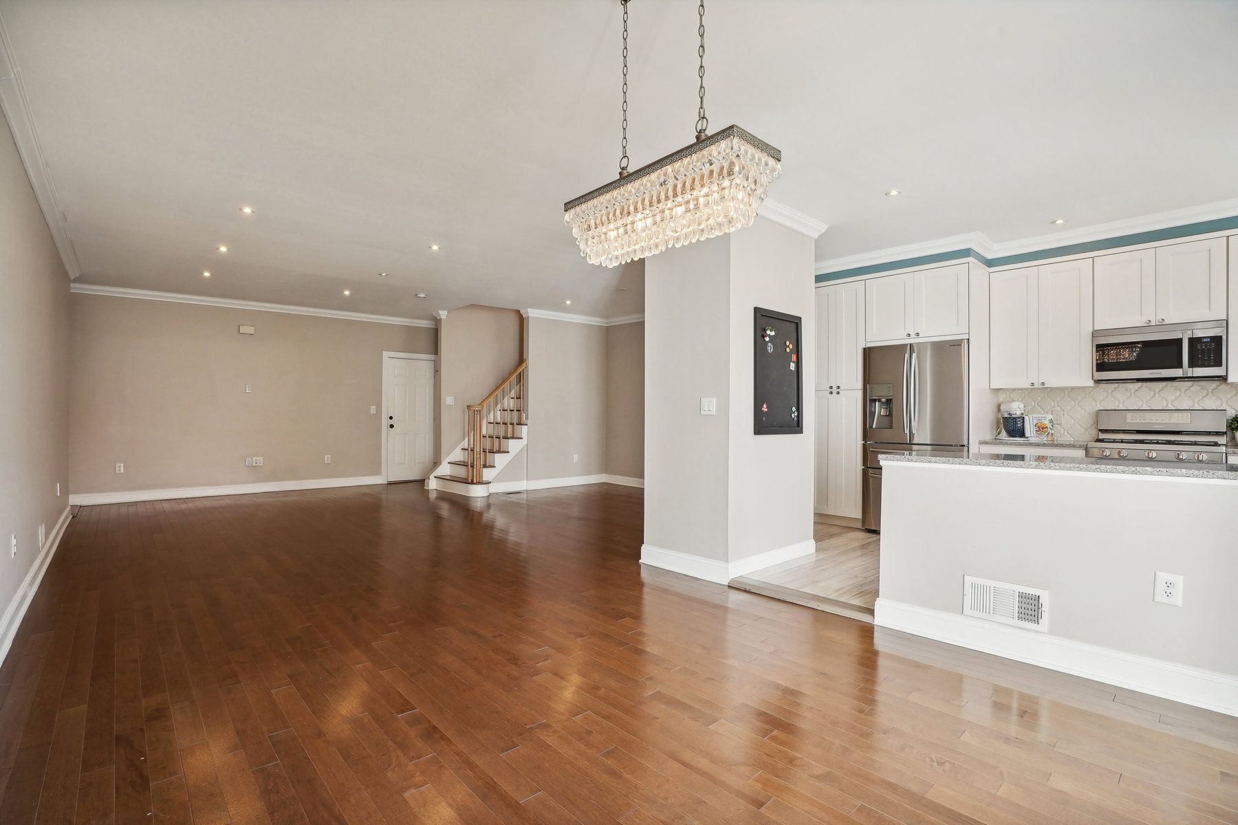 10 Caroline Foster Court 