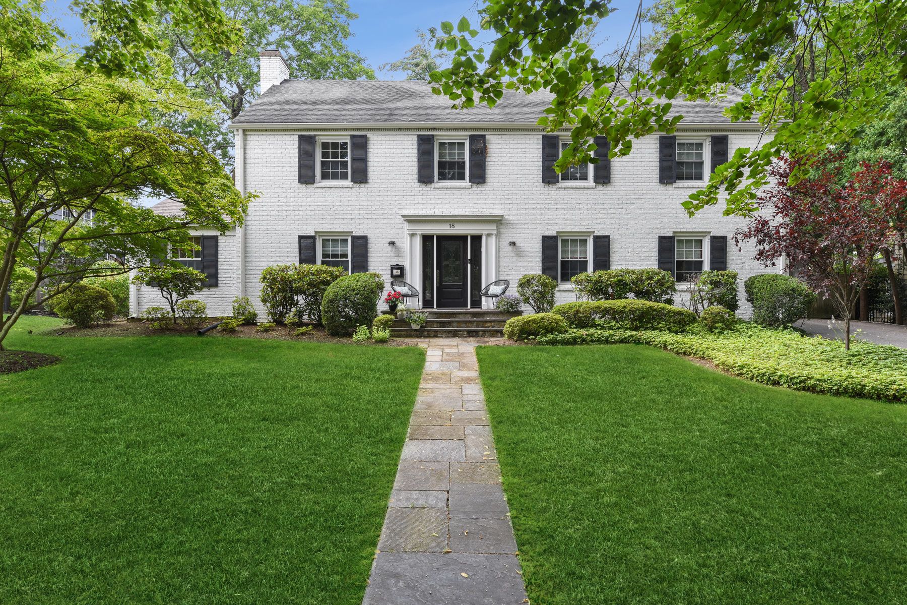 18 Greenview Way 