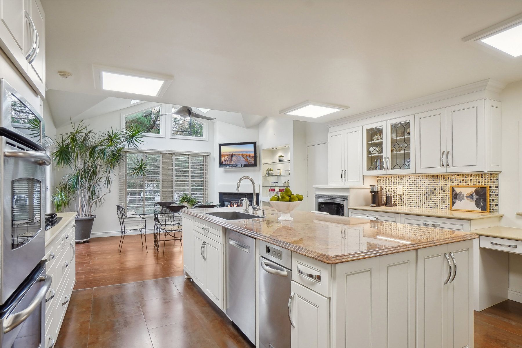 18 Greenview Way 