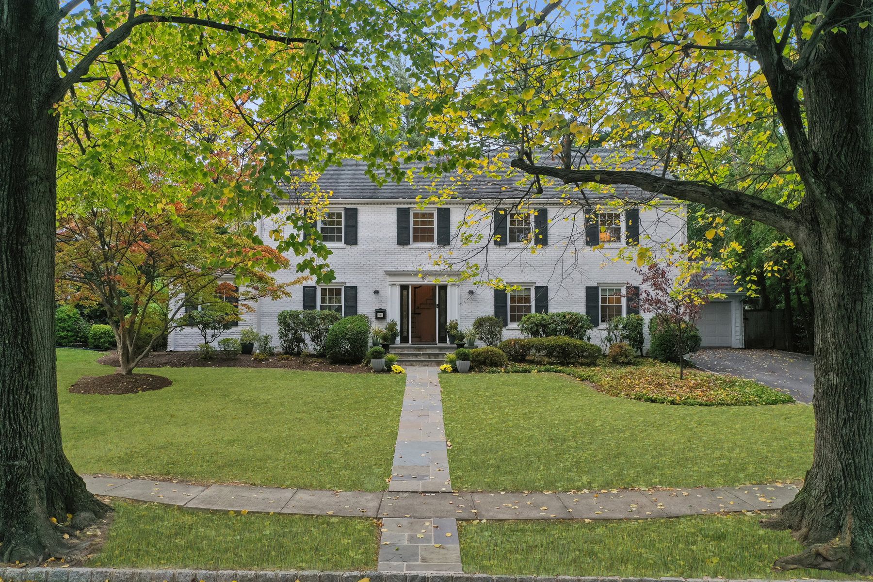 18 Greenview Way 