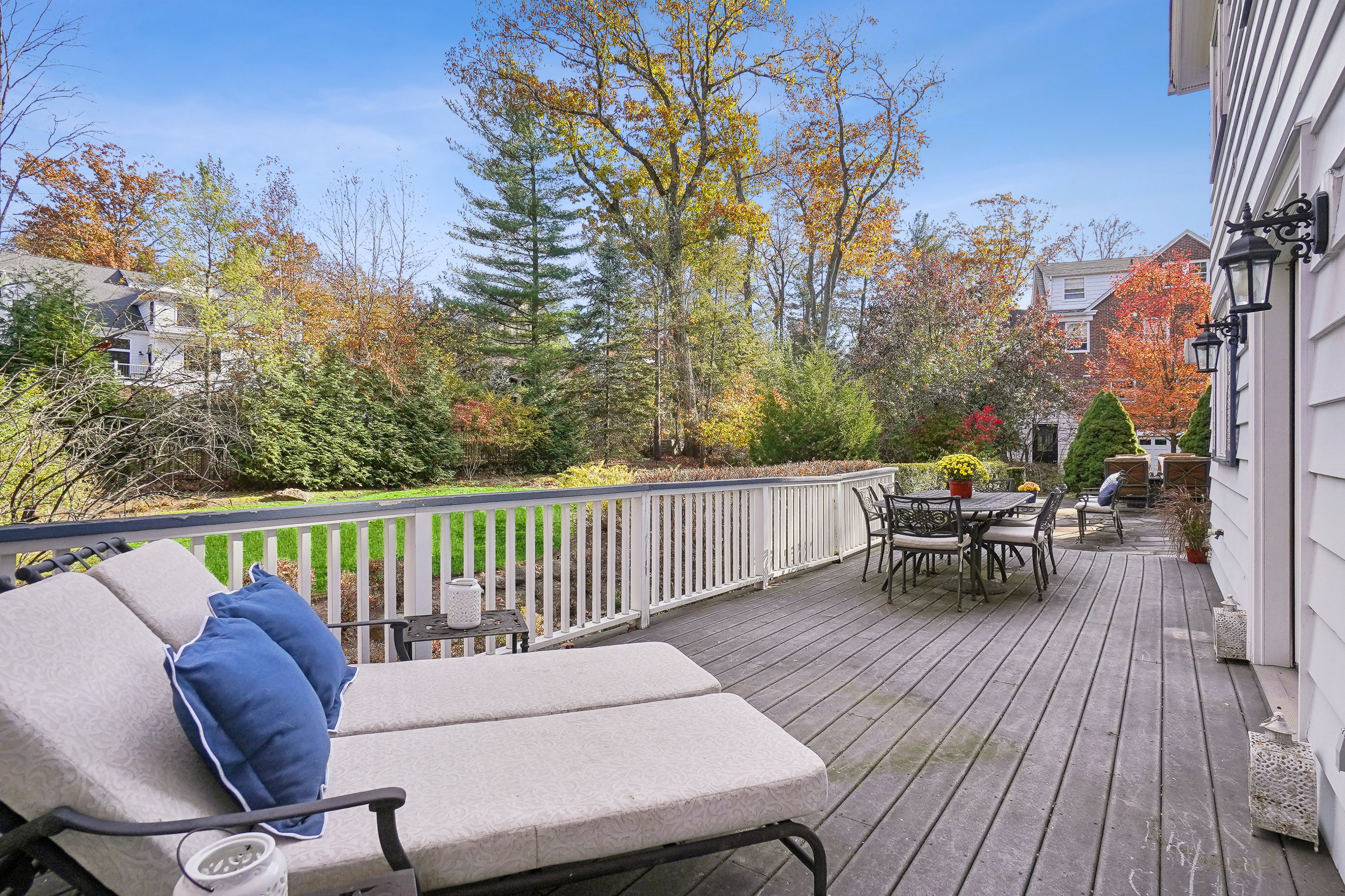 33 Upland Way 