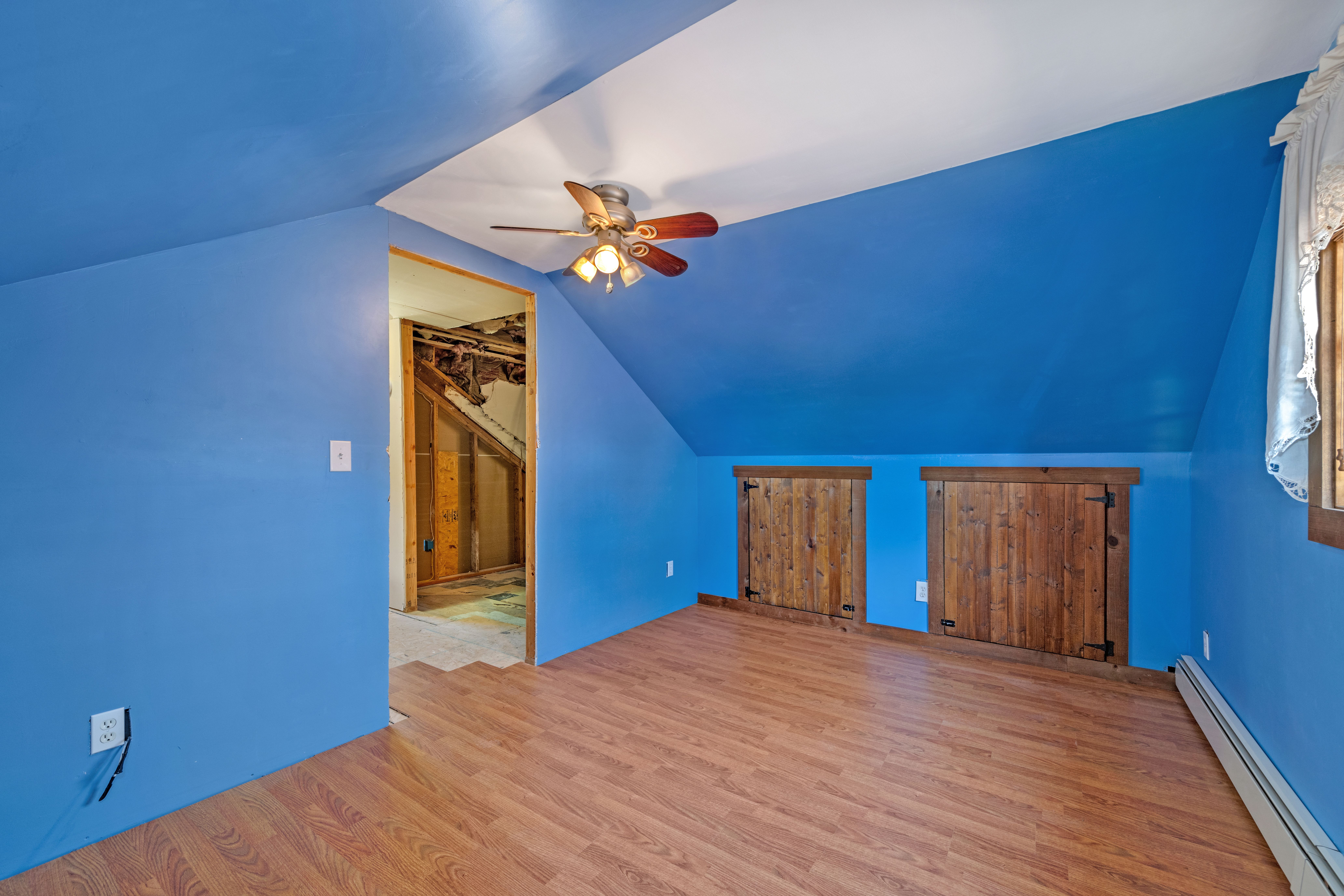 4 Lakeview Drive 