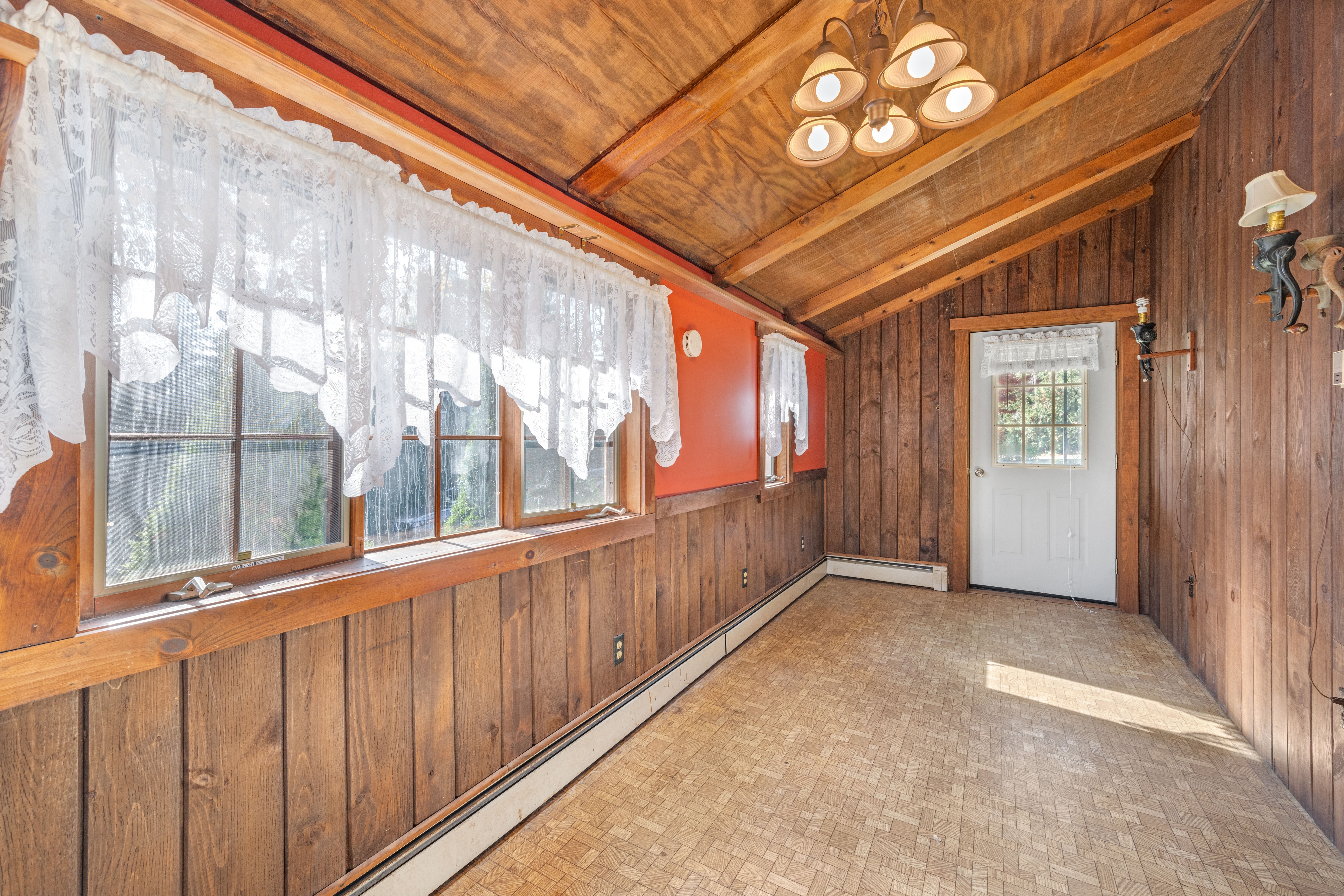 4 Lakeview Drive 