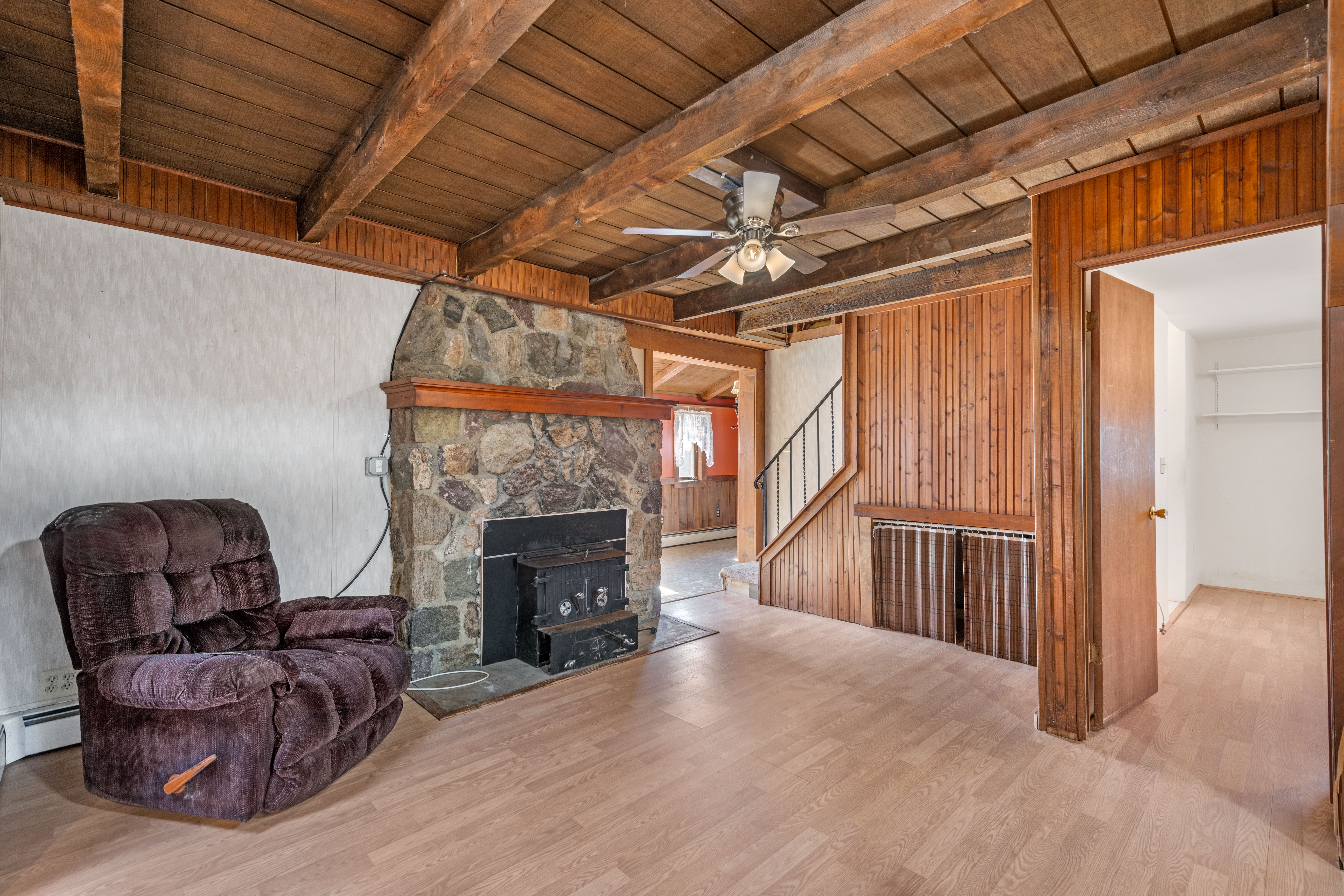 4 Lakeview Drive 