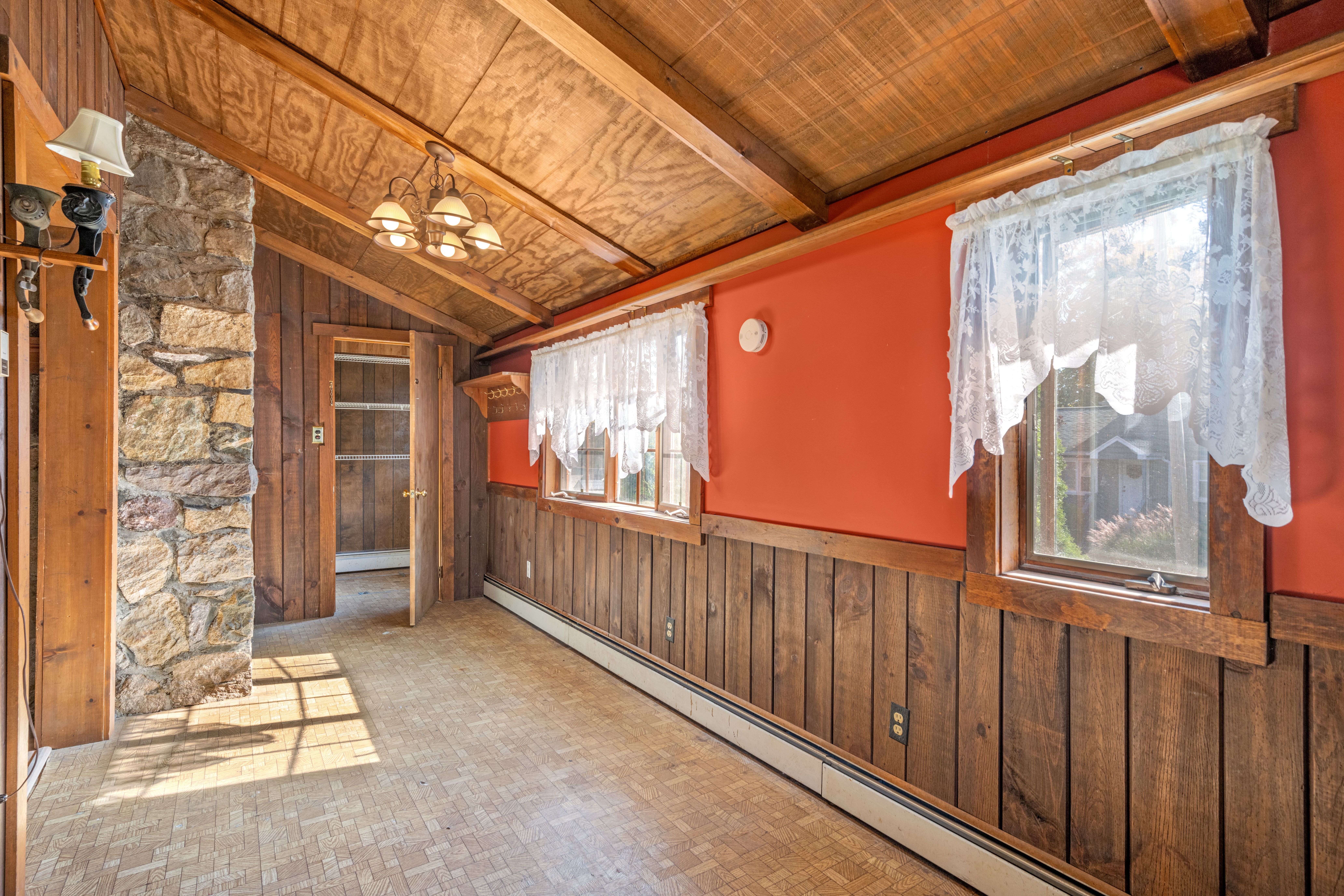 4 Lakeview Drive 
