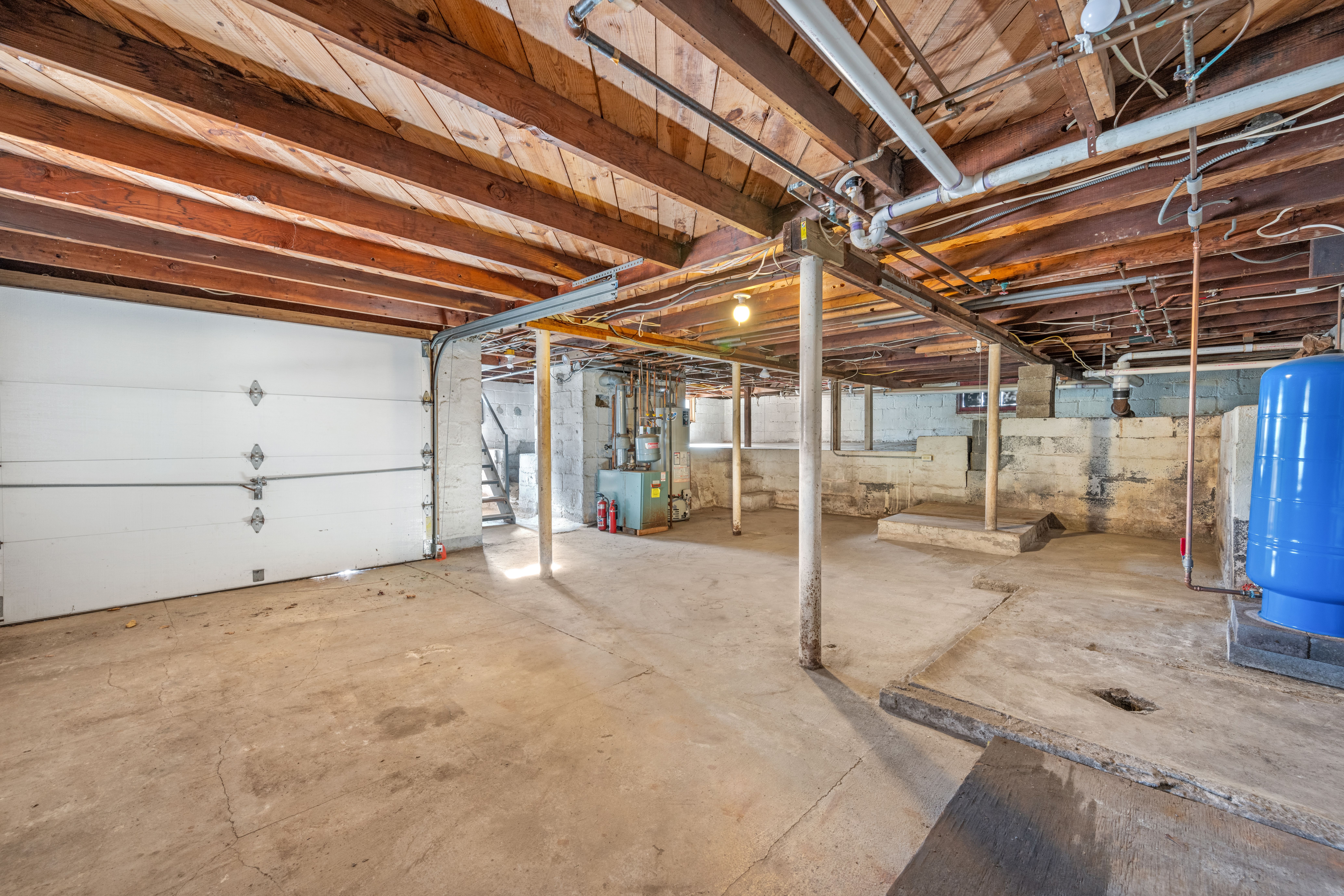 4 Lakeview Drive 