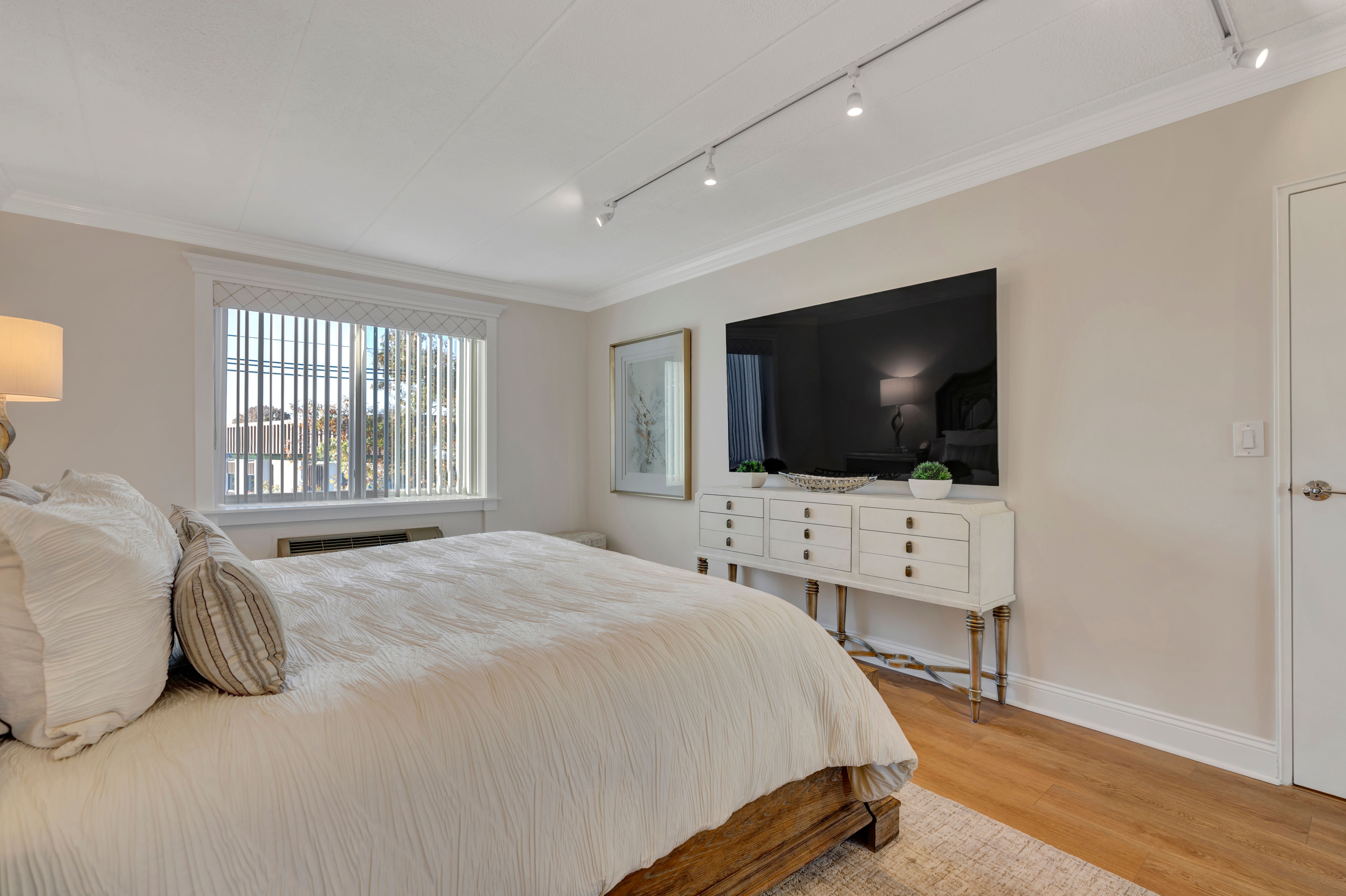 190 Morris Avenue, Unit 4F 