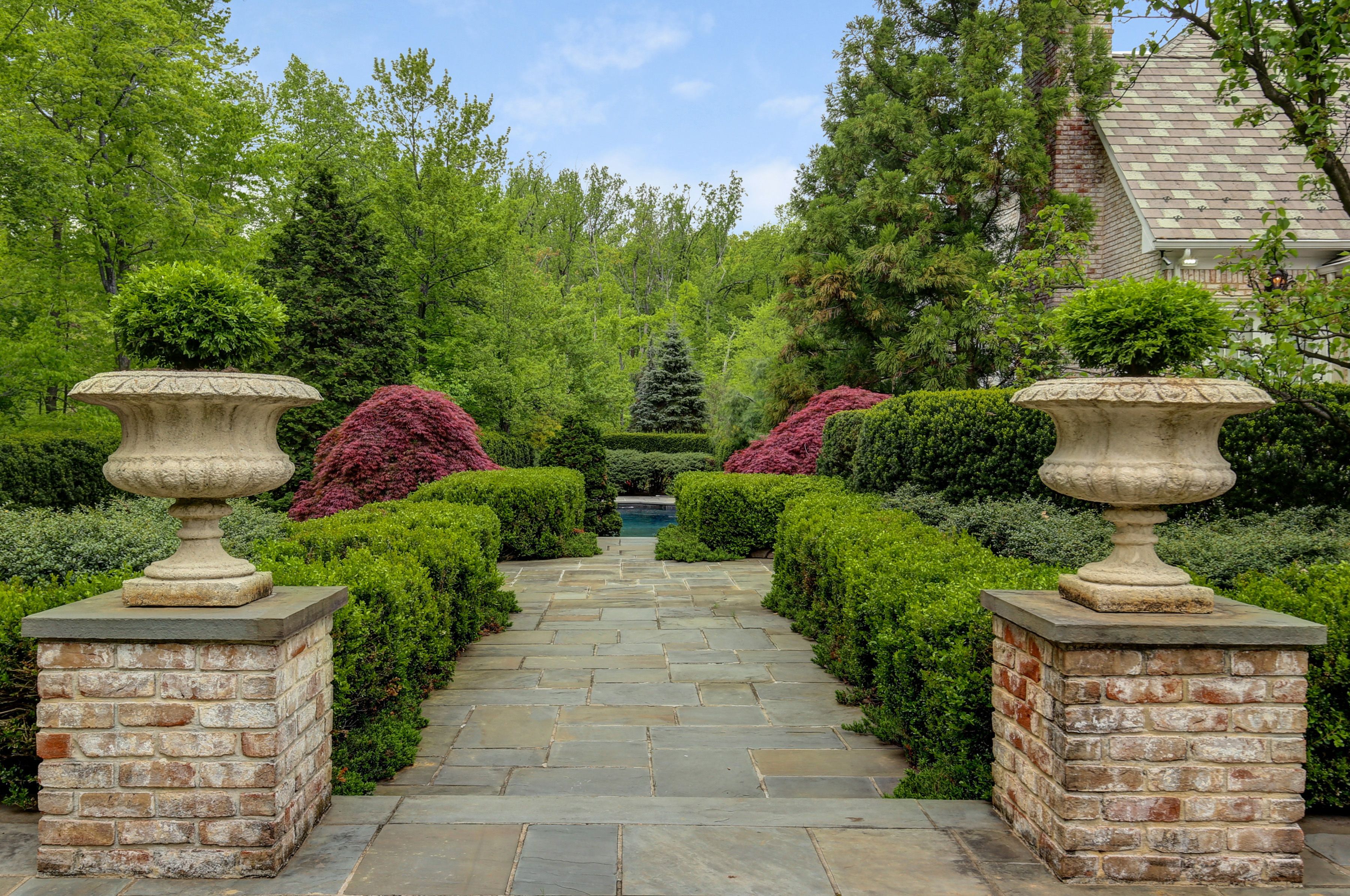 16 Grasmere Court 