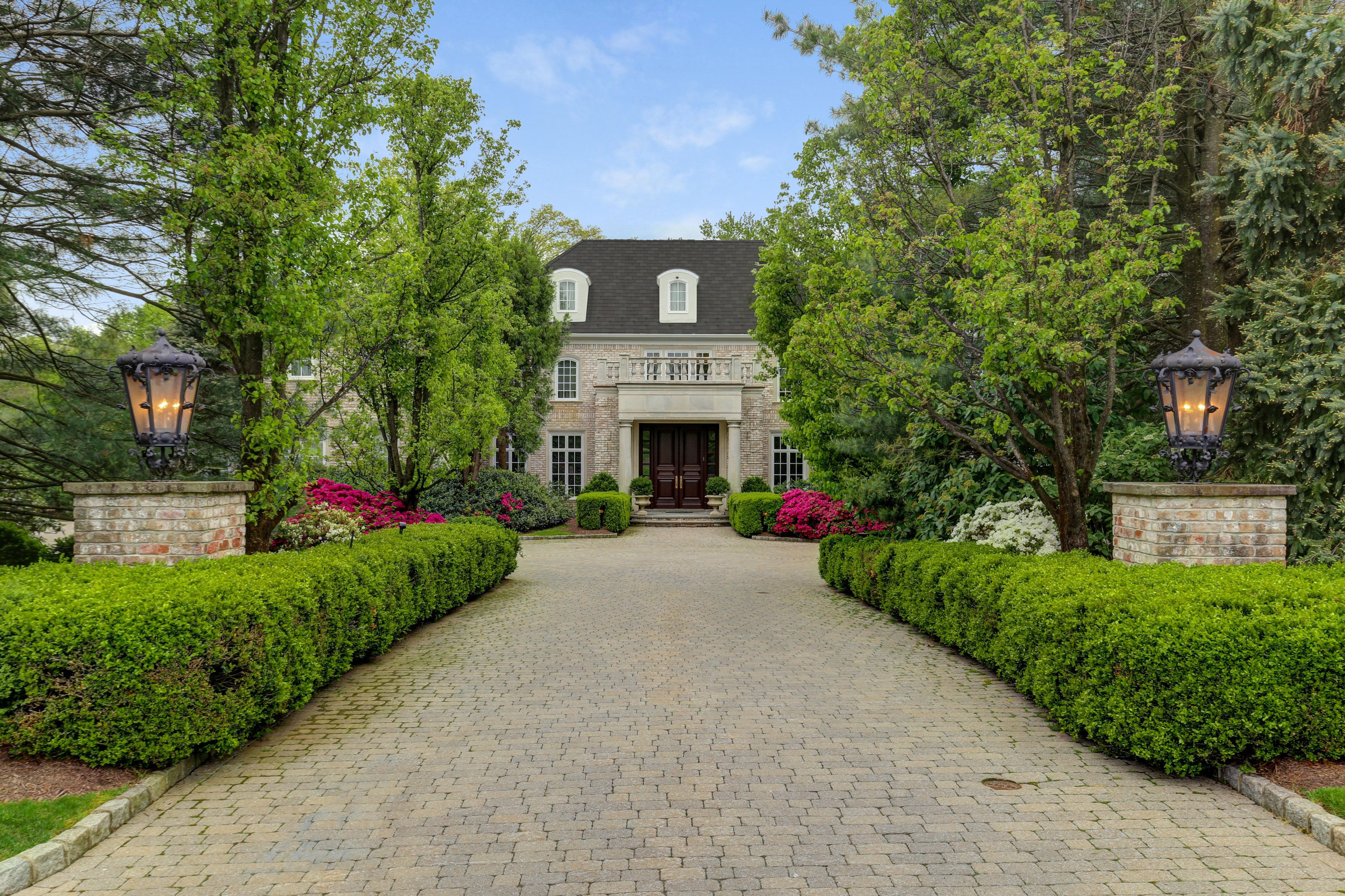 16 Grasmere Court 