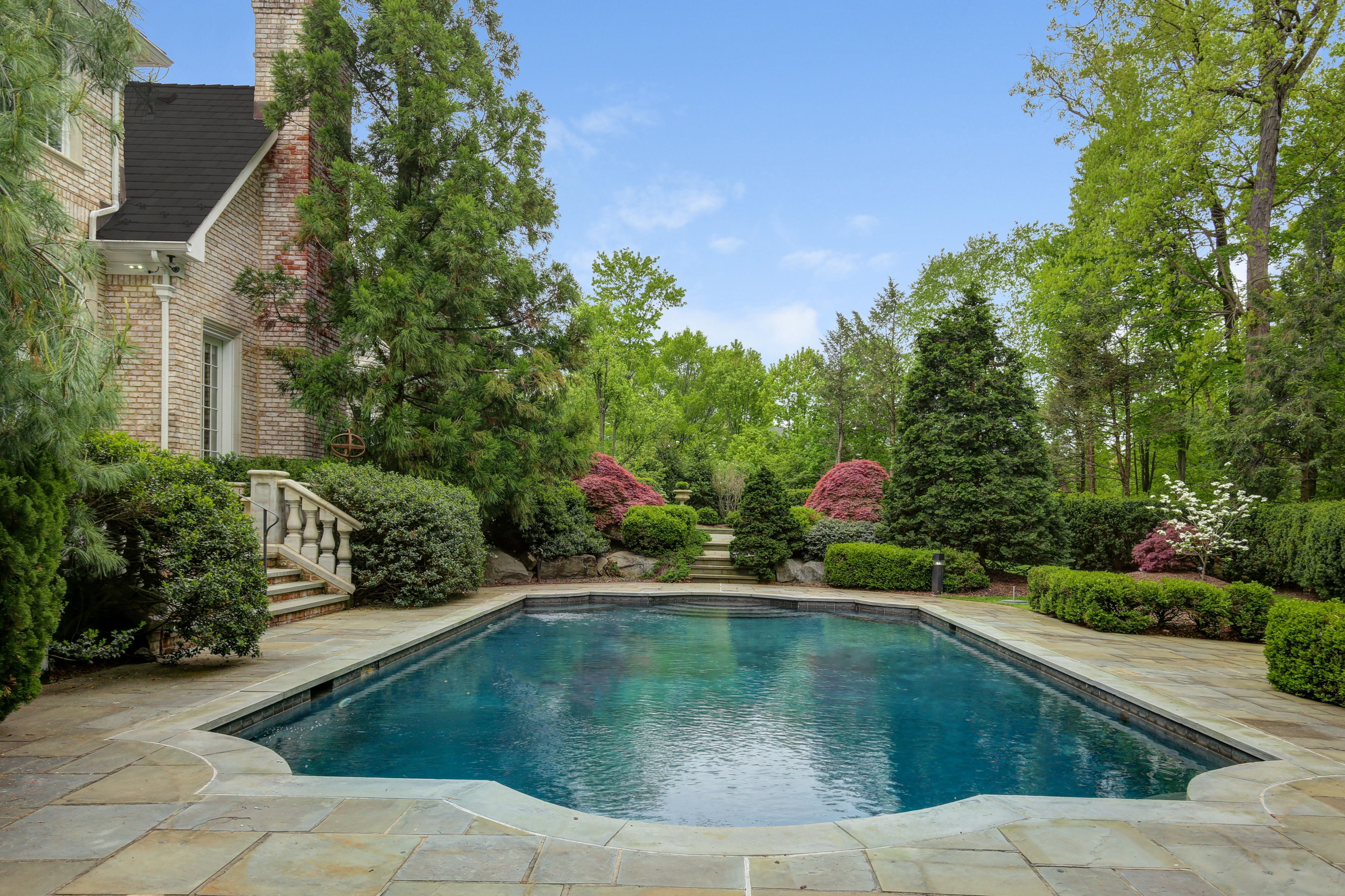 16 Grasmere Court 