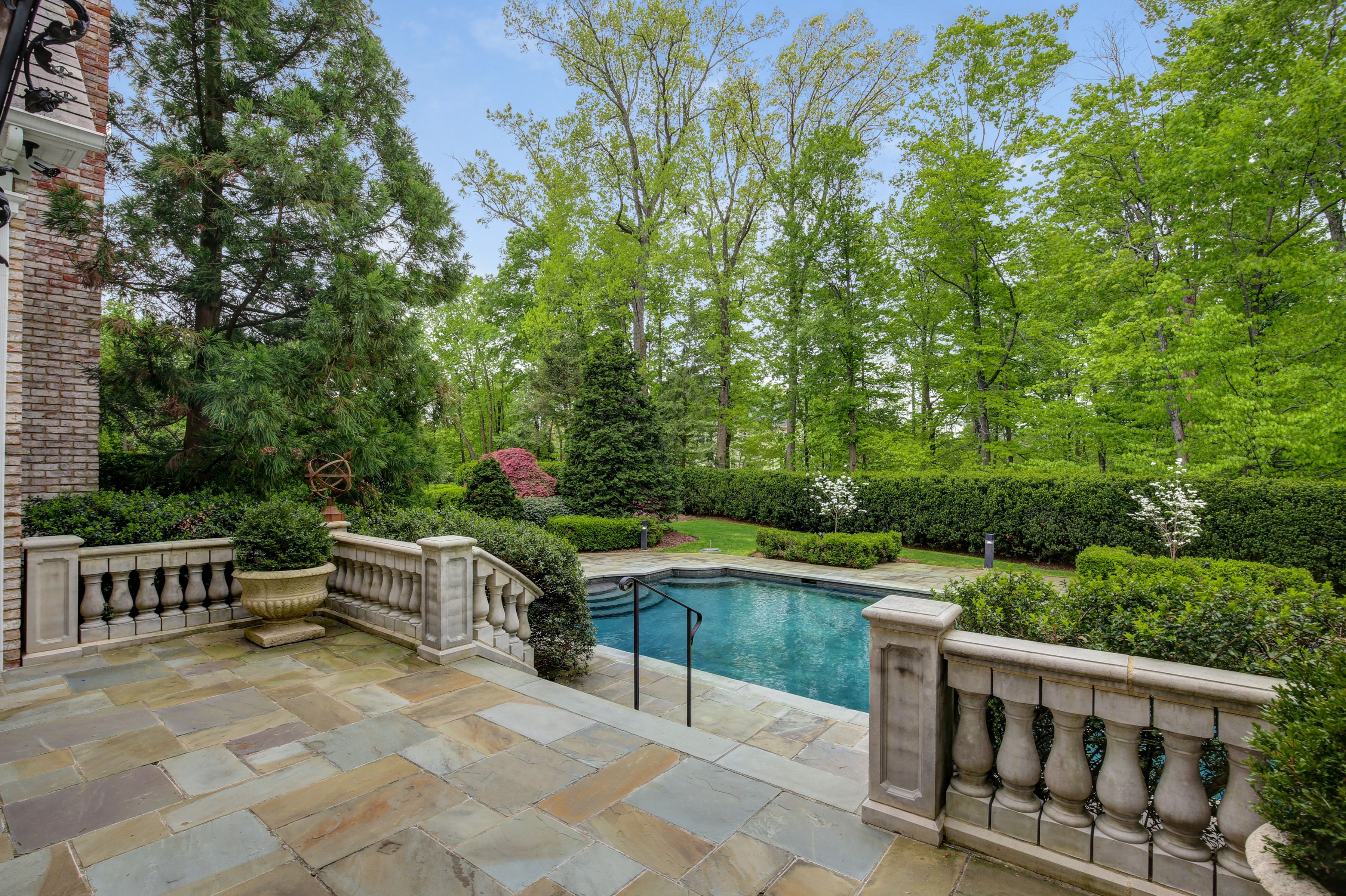 16 Grasmere Court 